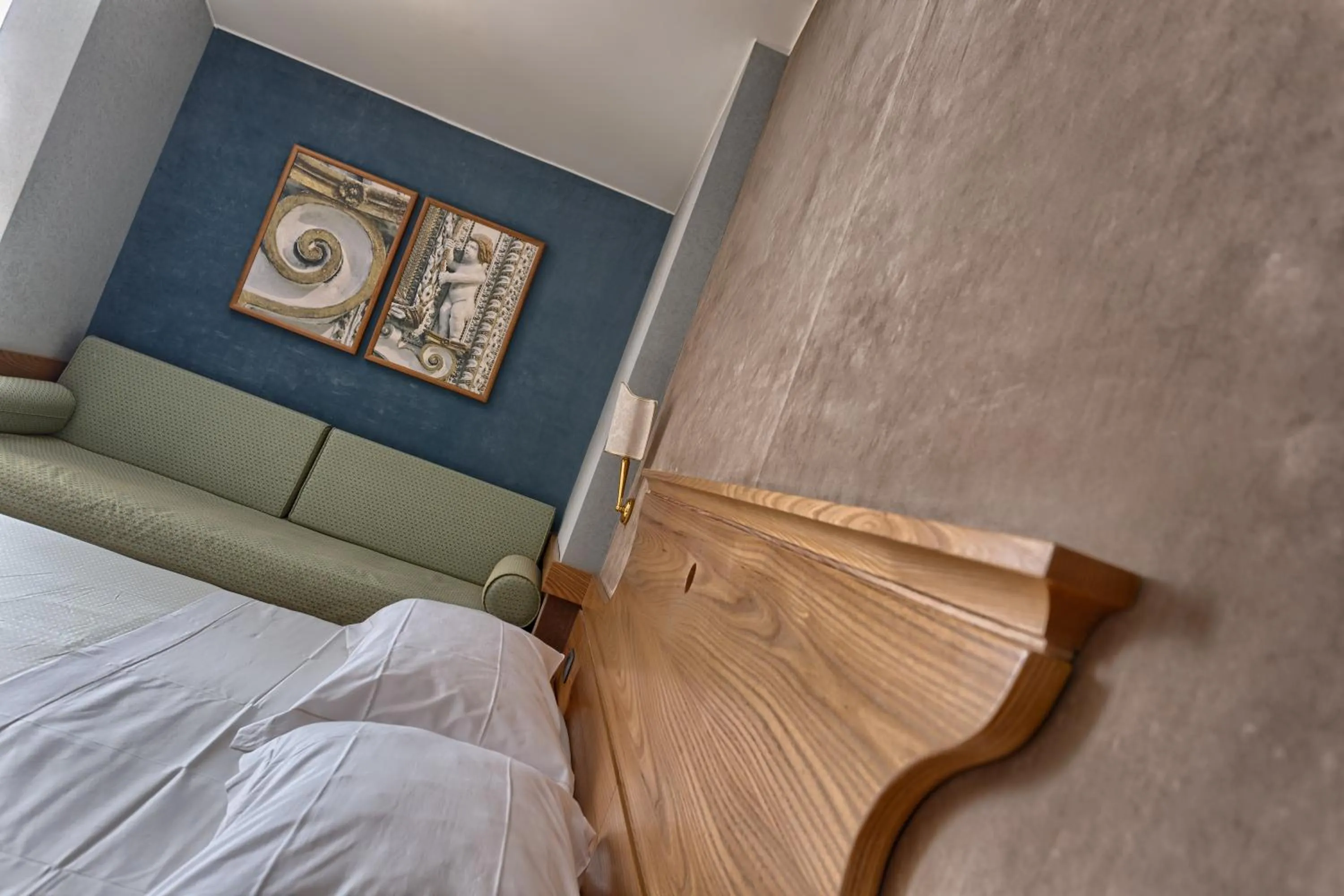 Decorative detail, Bed in BV Grand Hotel Assisi