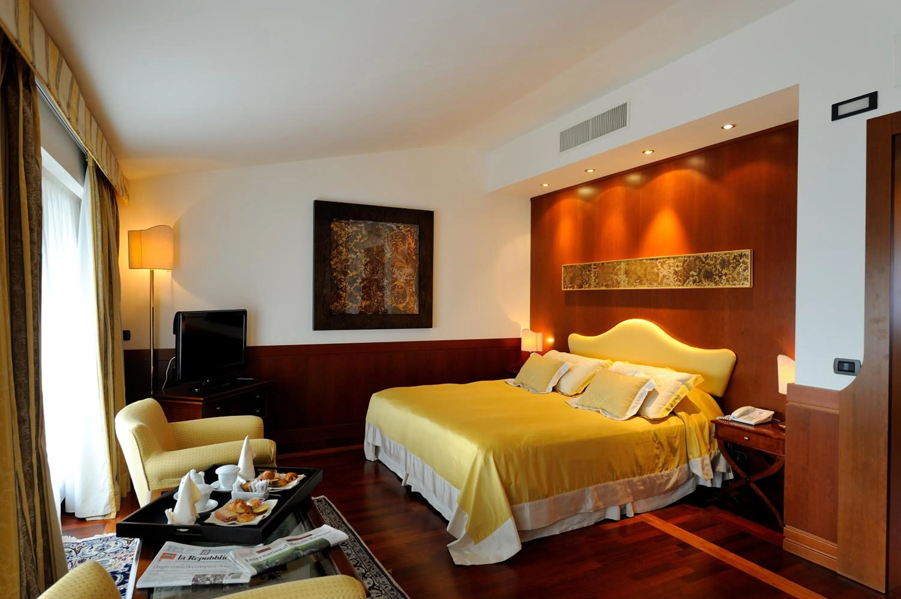 Photo of the whole room, Bed in BV Grand Hotel Assisi