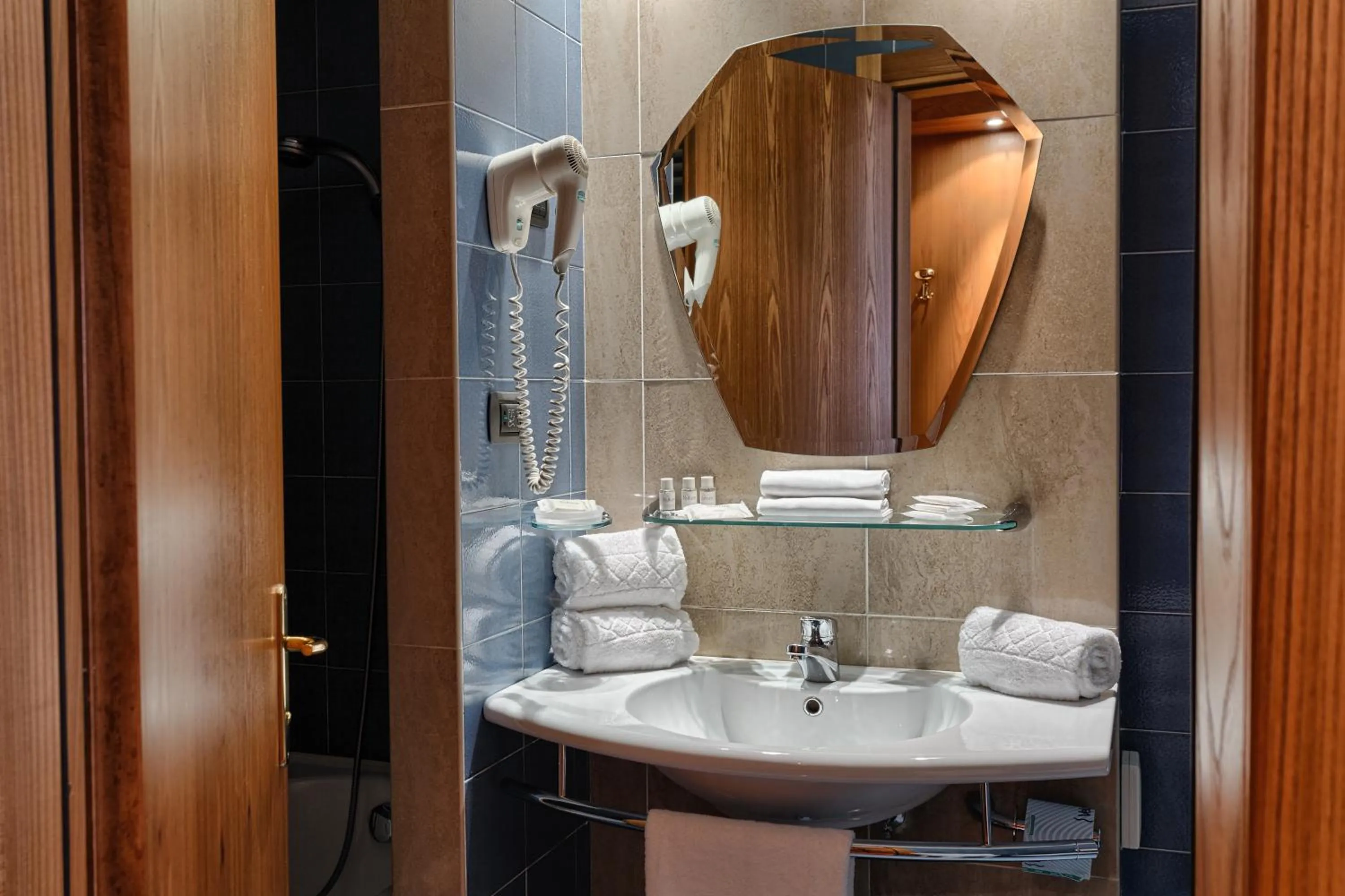 Bathroom in BV Grand Hotel Assisi