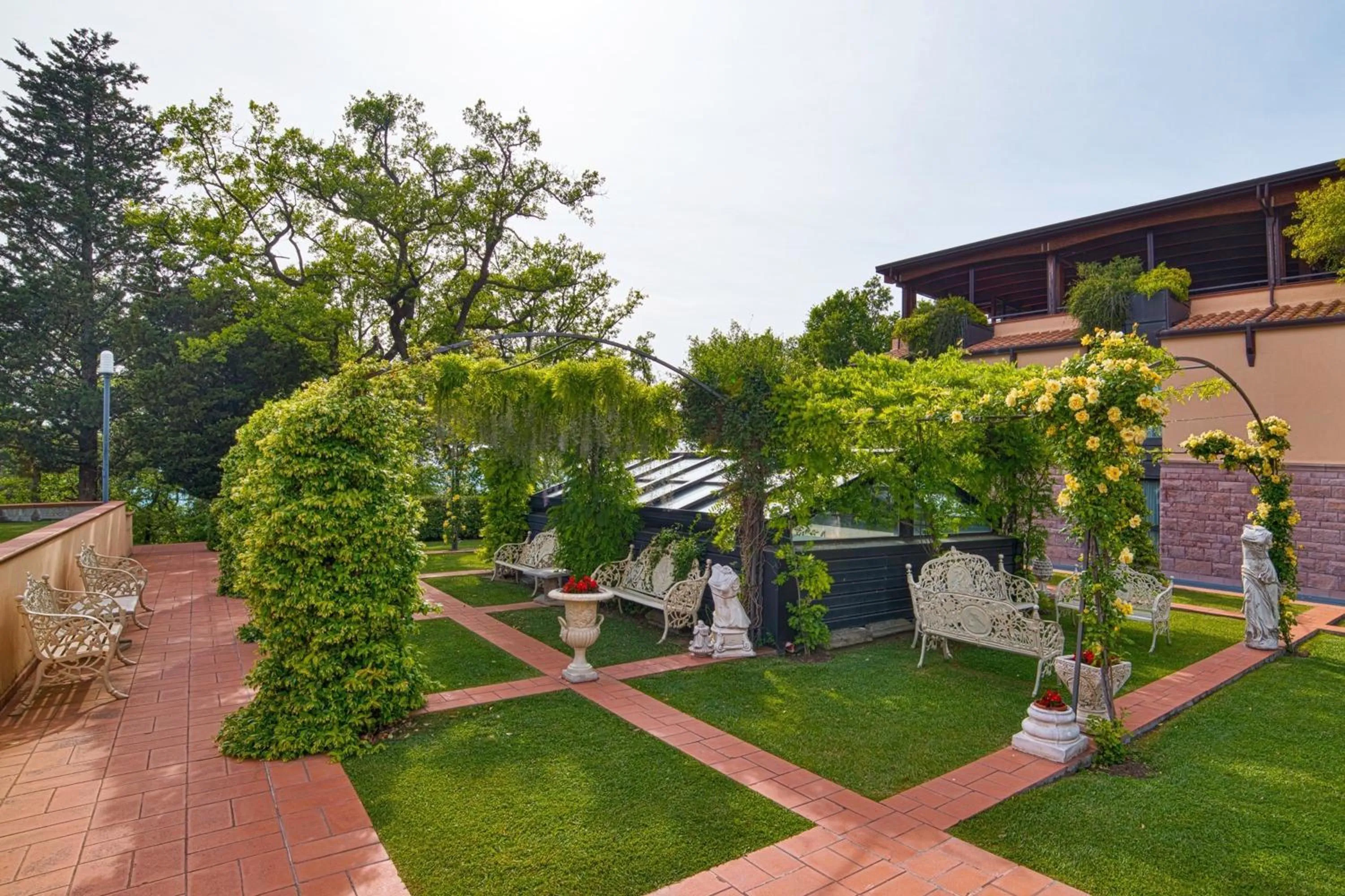 Garden in BV Grand Hotel Assisi