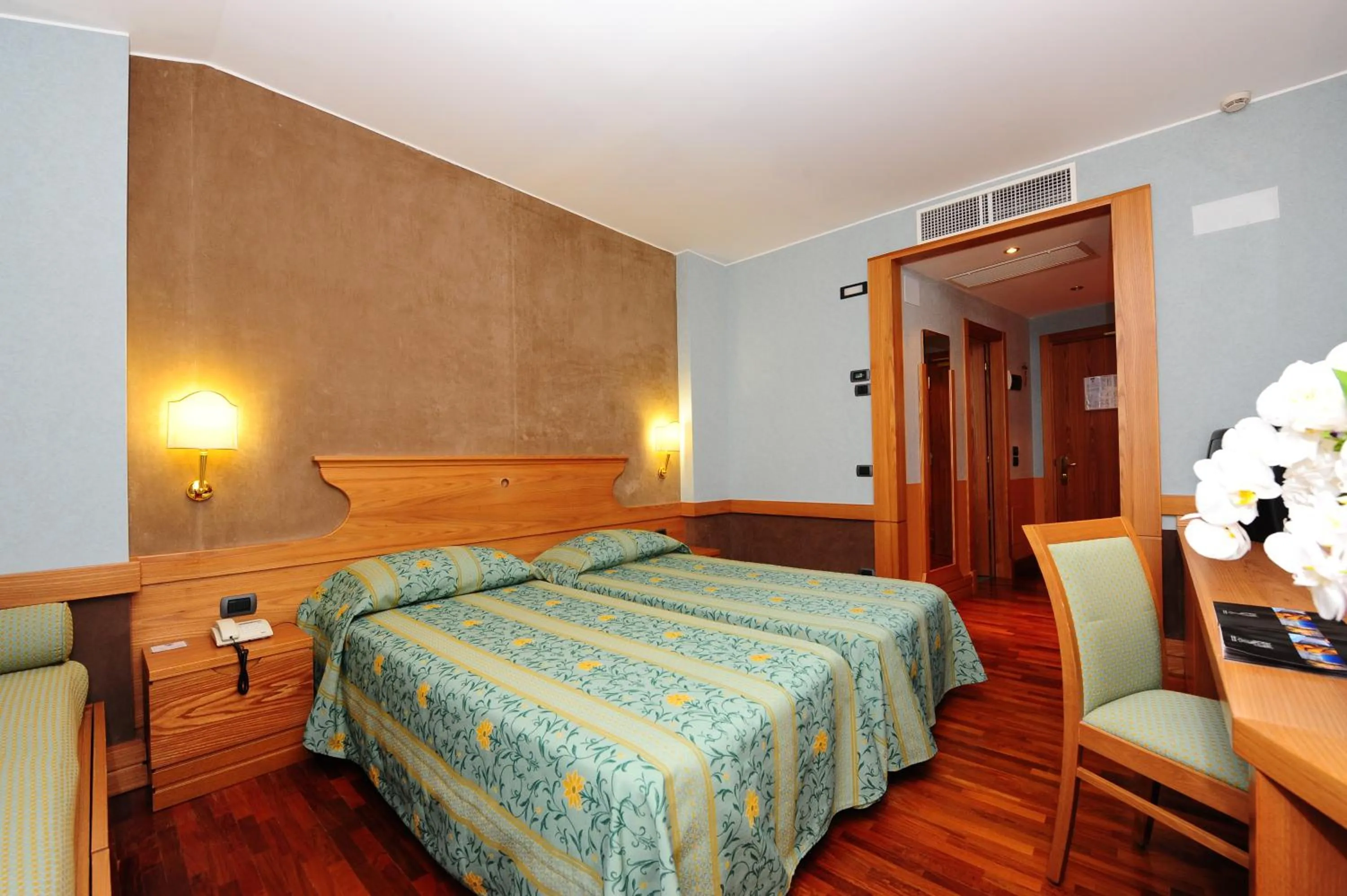 Bedroom, Bed in BV Grand Hotel Assisi