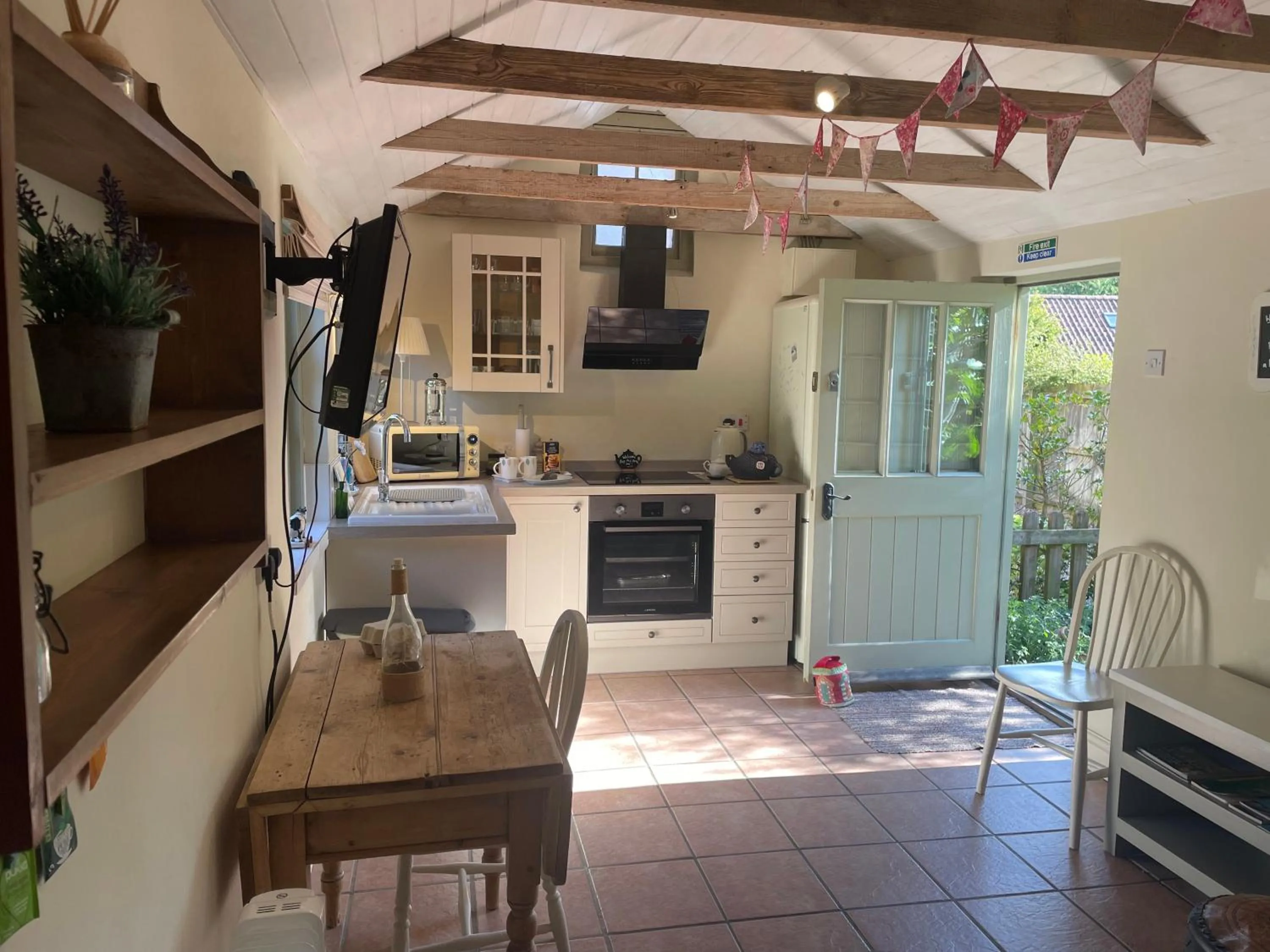Kitchen or kitchenette in Dairy Cottage Luxury B&B