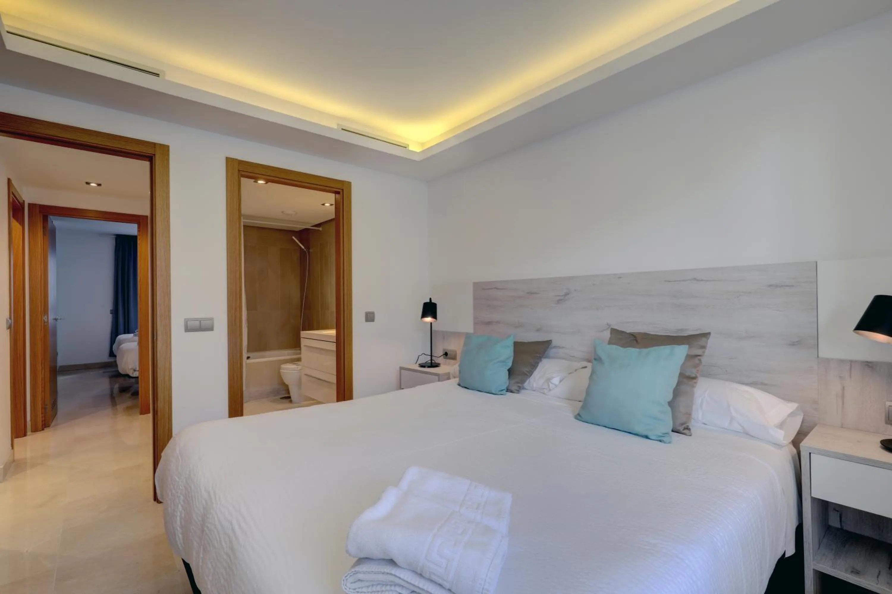 Bed in Aqua Apartments Vento, Marbella