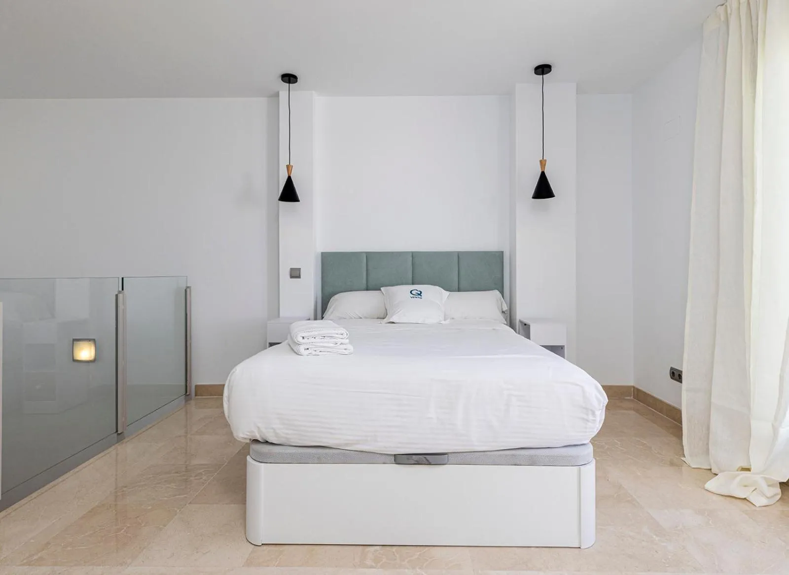 Bed in Aqua Apartments Vento, Marbella