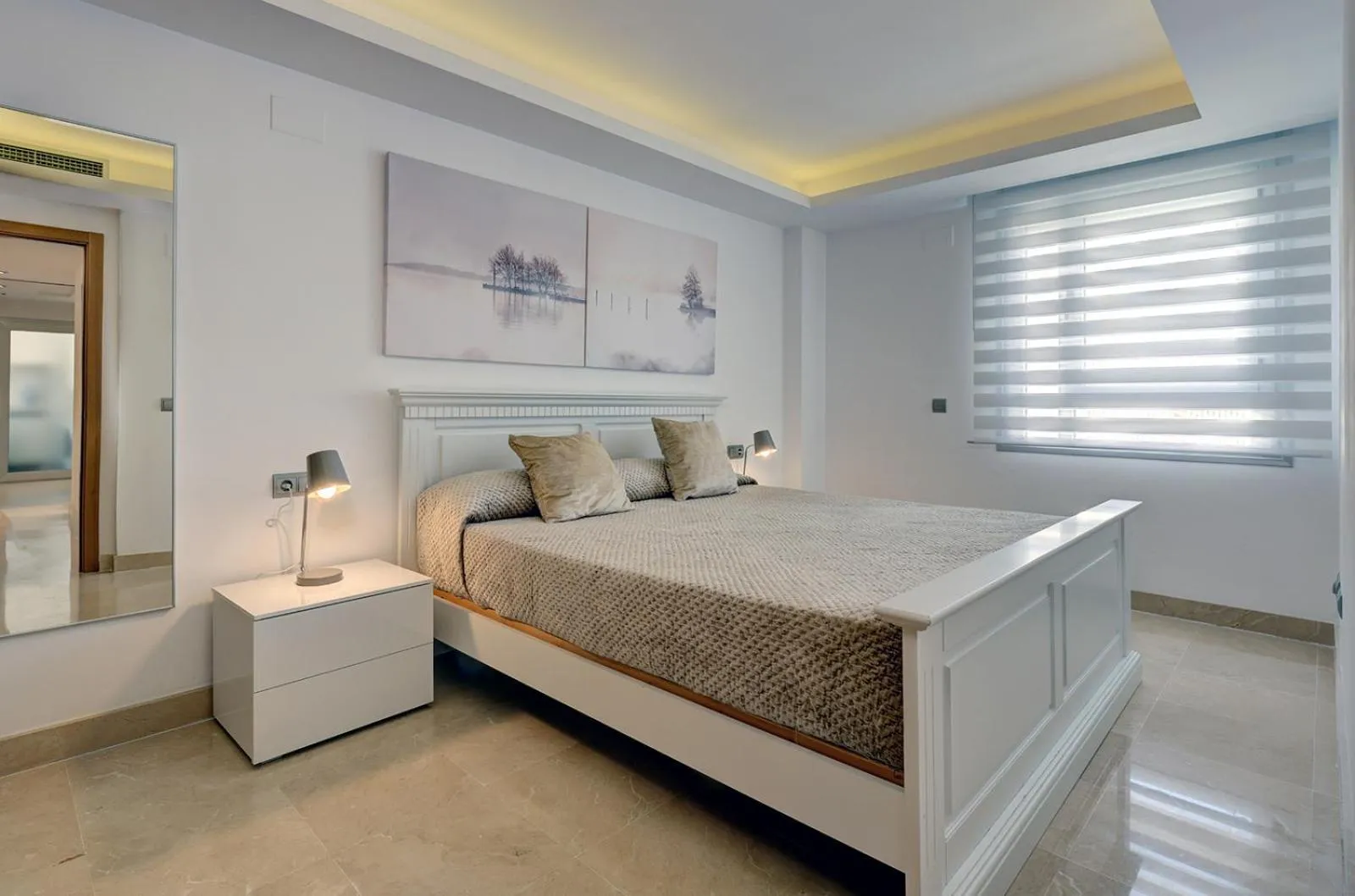 Bed in Aqua Apartments Vento, Marbella