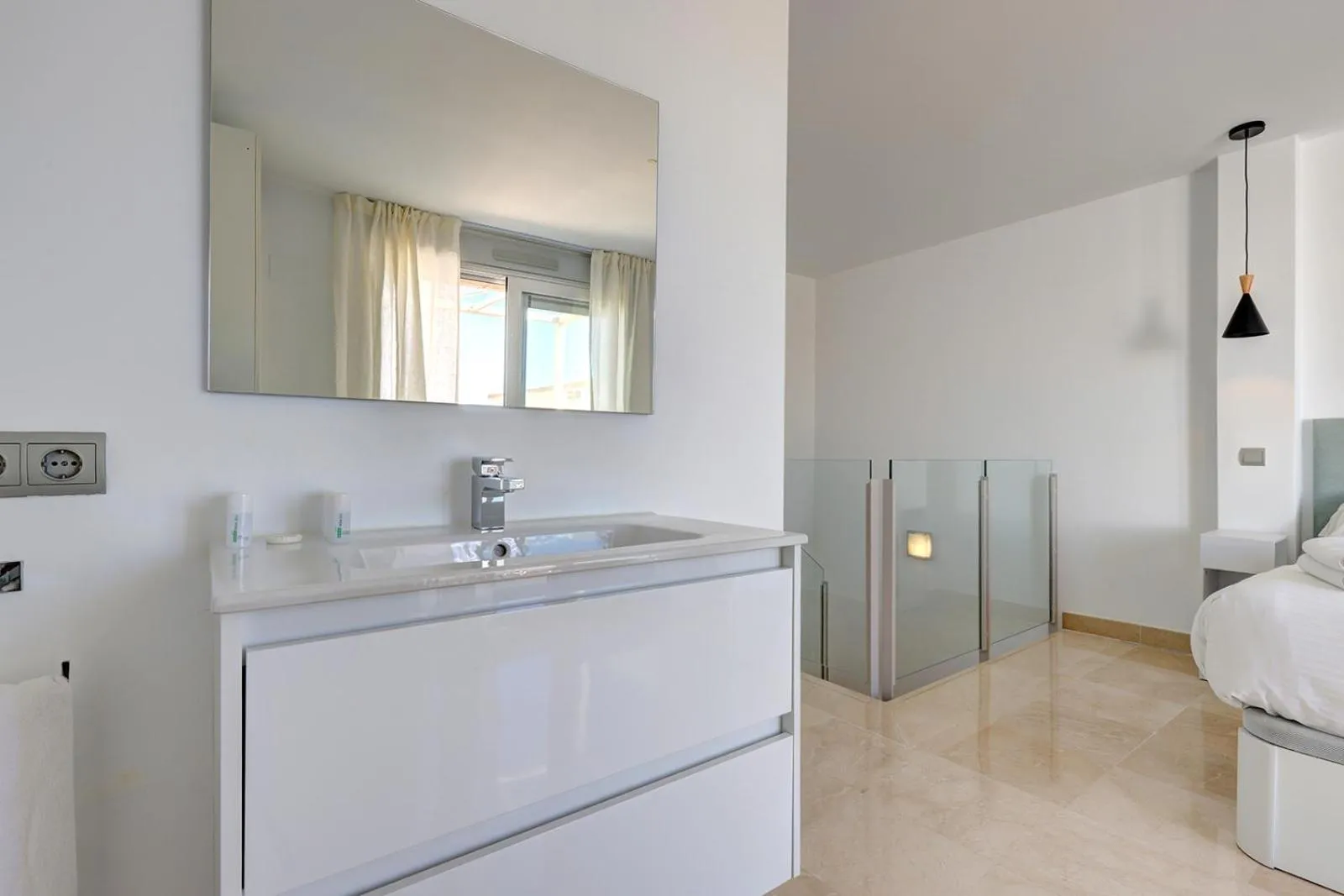 Bathroom, Bed in Aqua Apartments Vento, Marbella