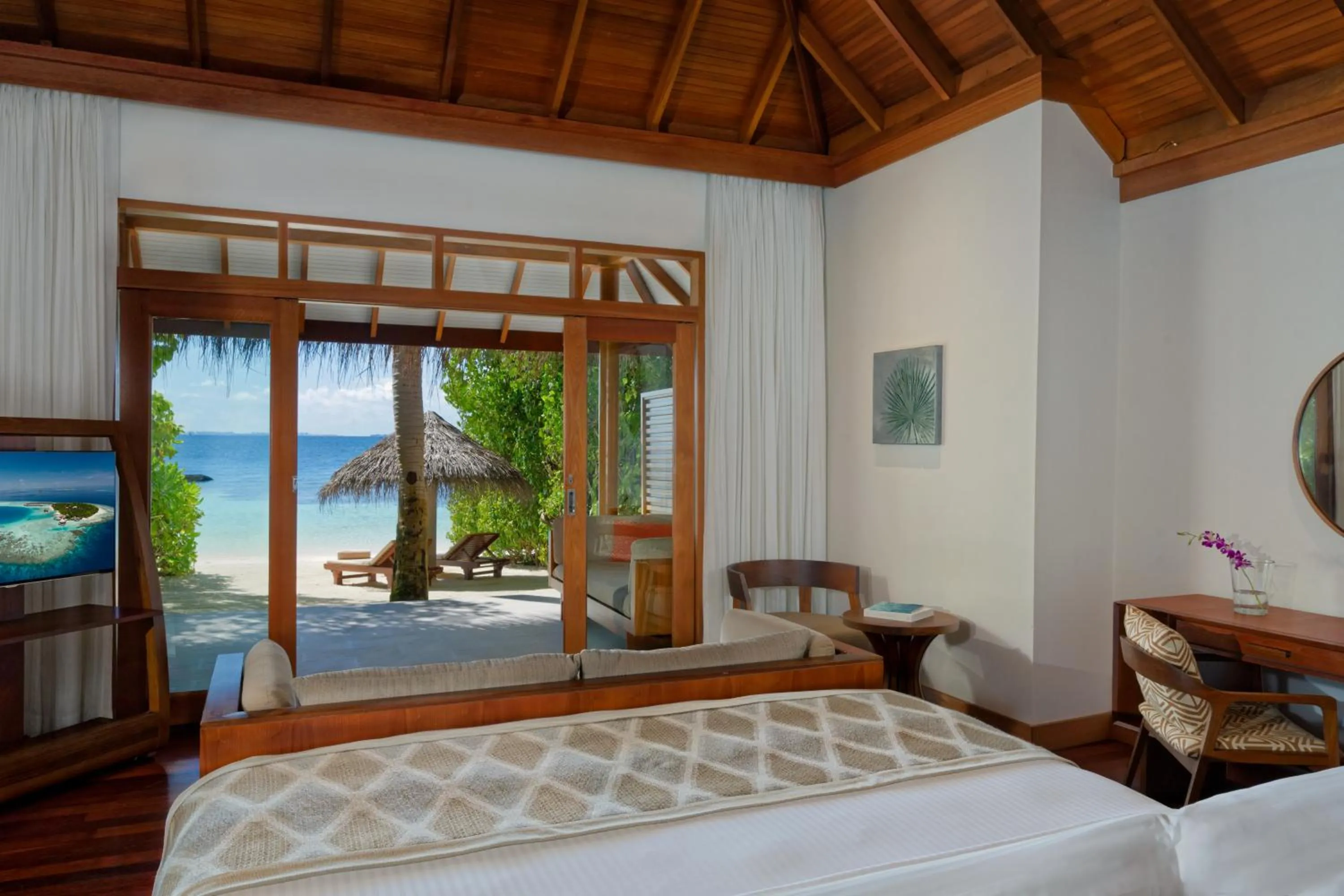 View (from property/room), Bed in Baros Maldives