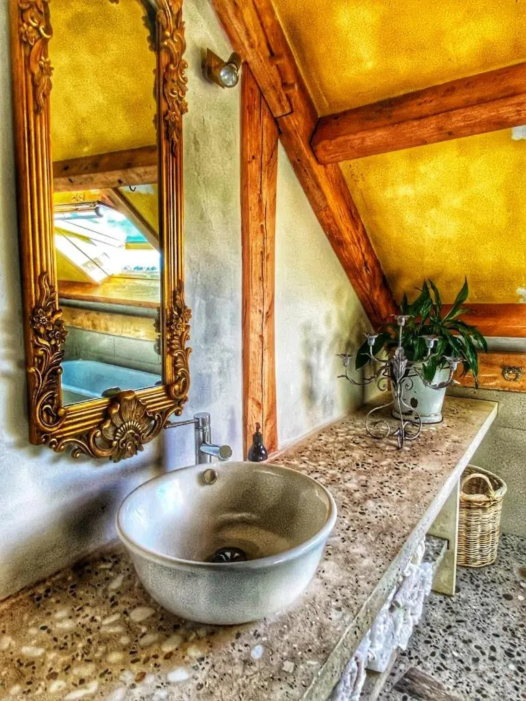 Shower in housewithnonails