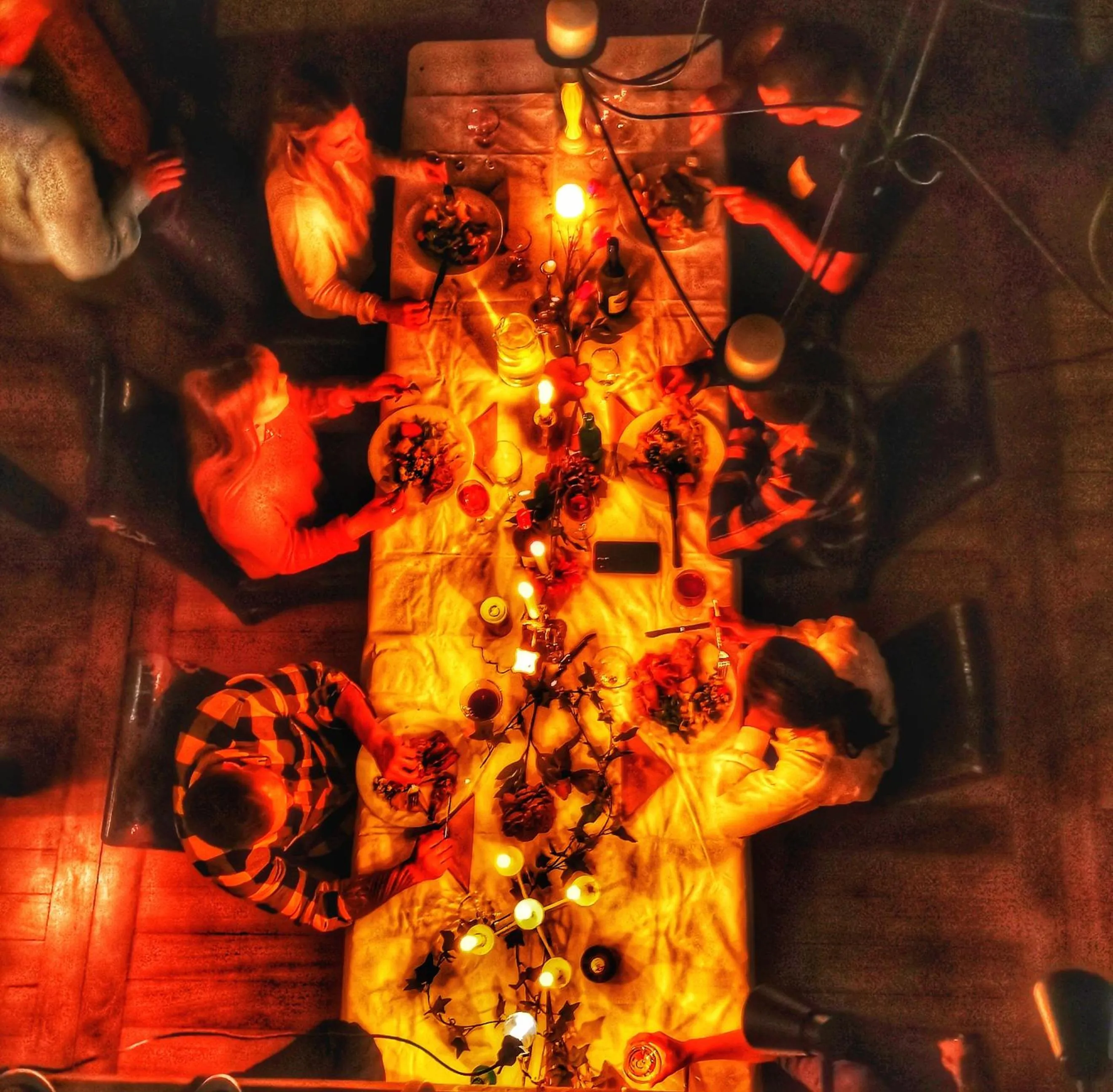 People in housewithnonails