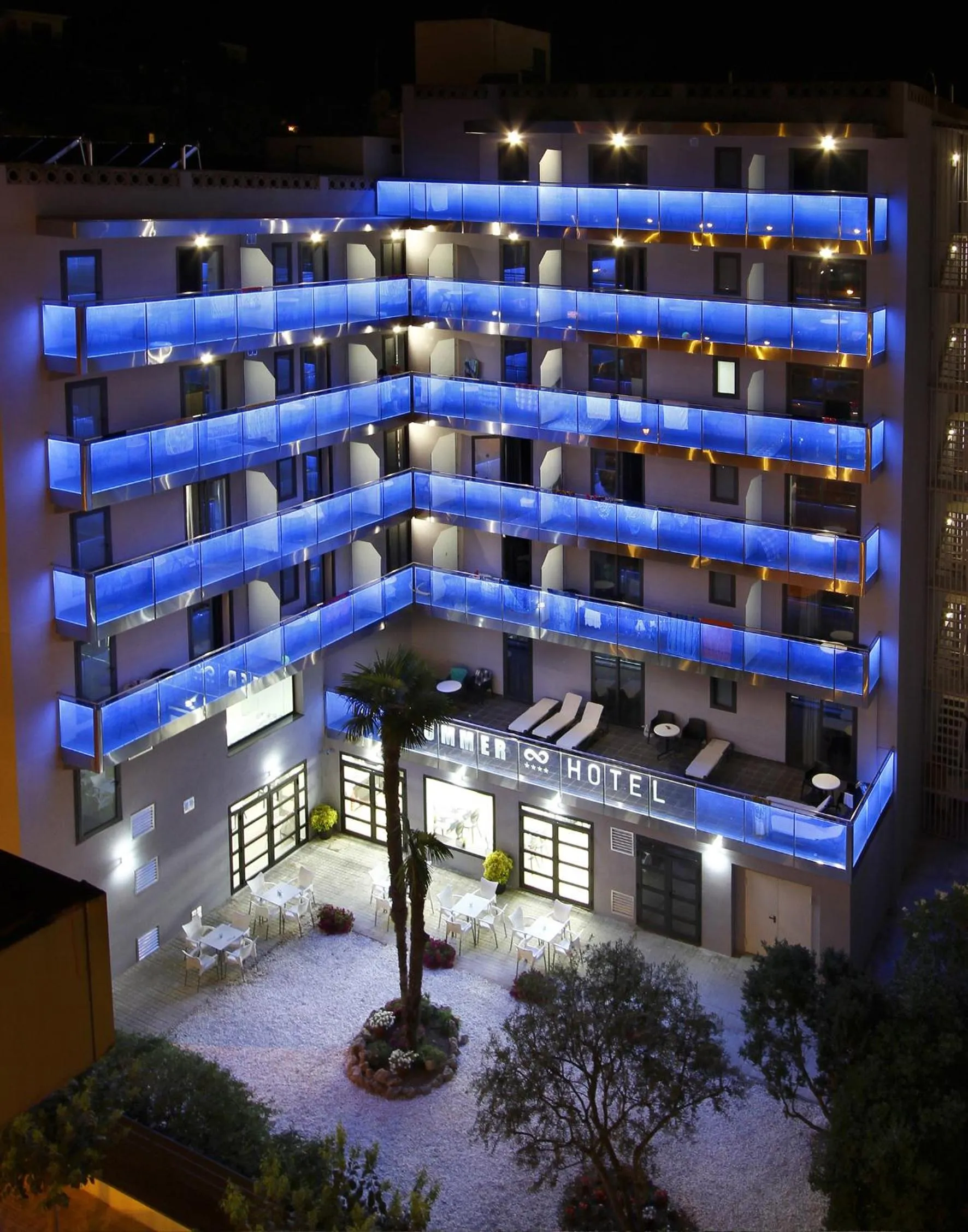 Facade/entrance in Summer Hotel