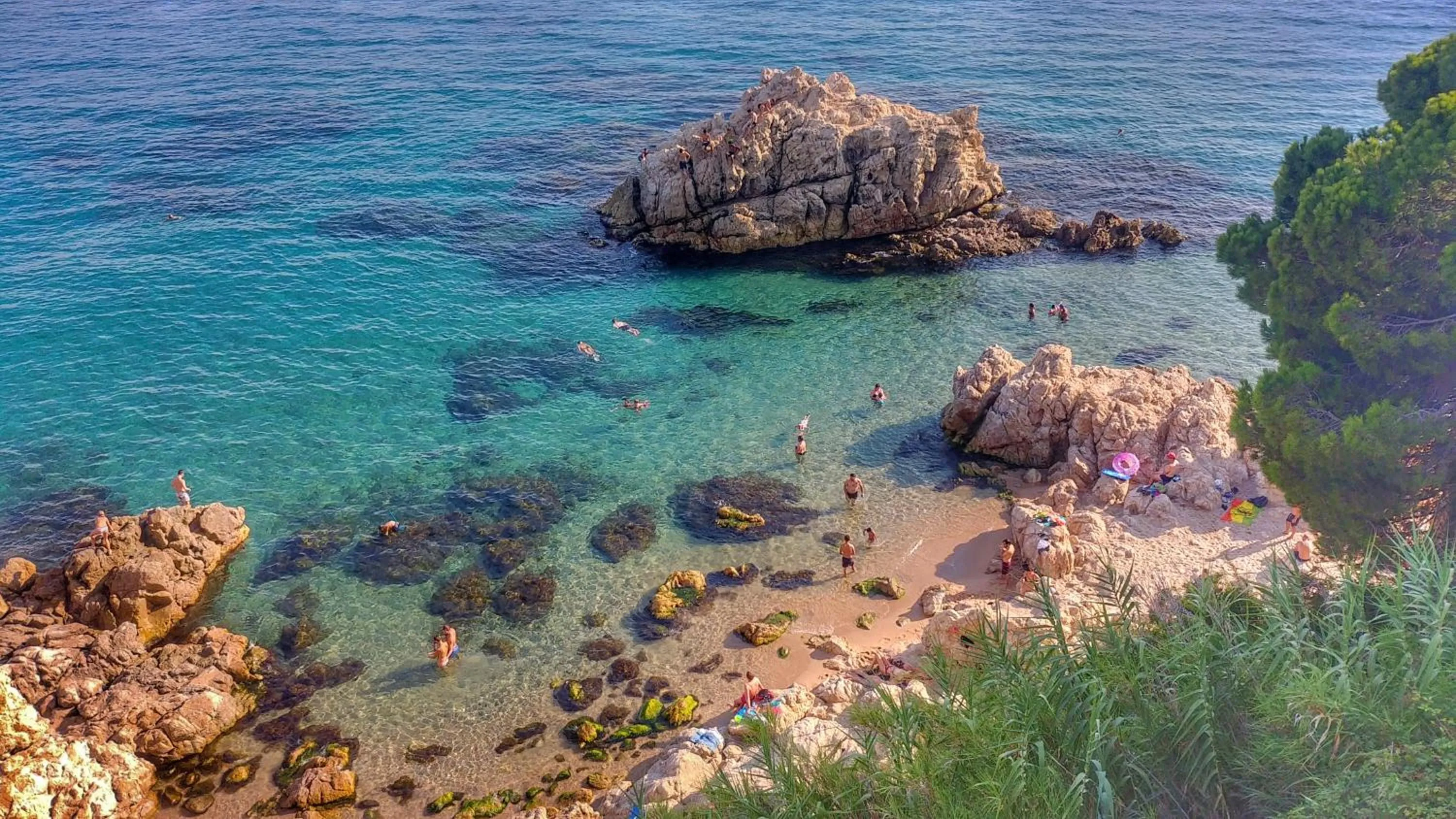 Activities in Summer Hotel