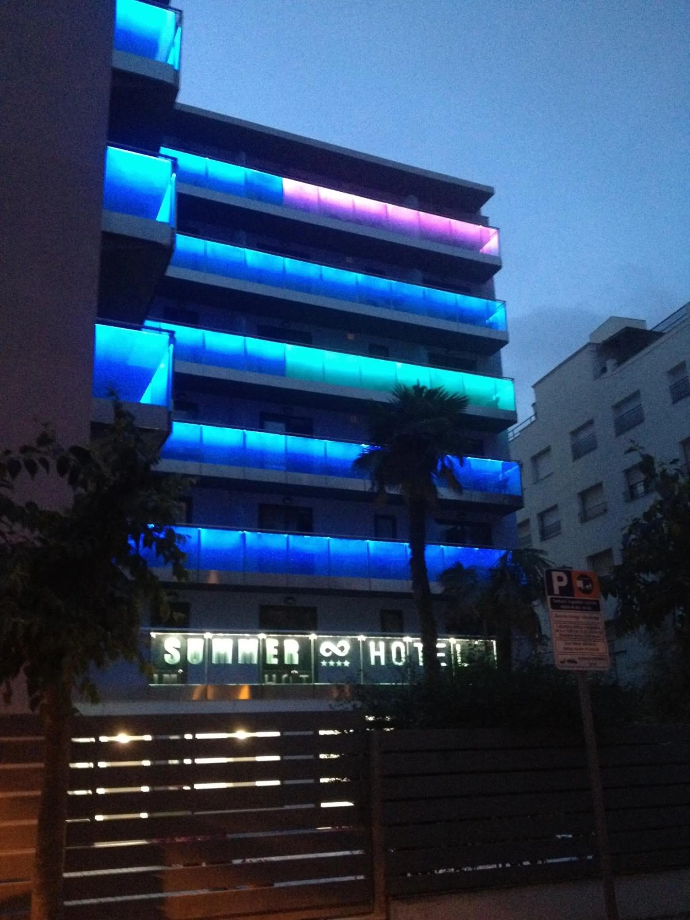 Facade/entrance in Summer Hotel