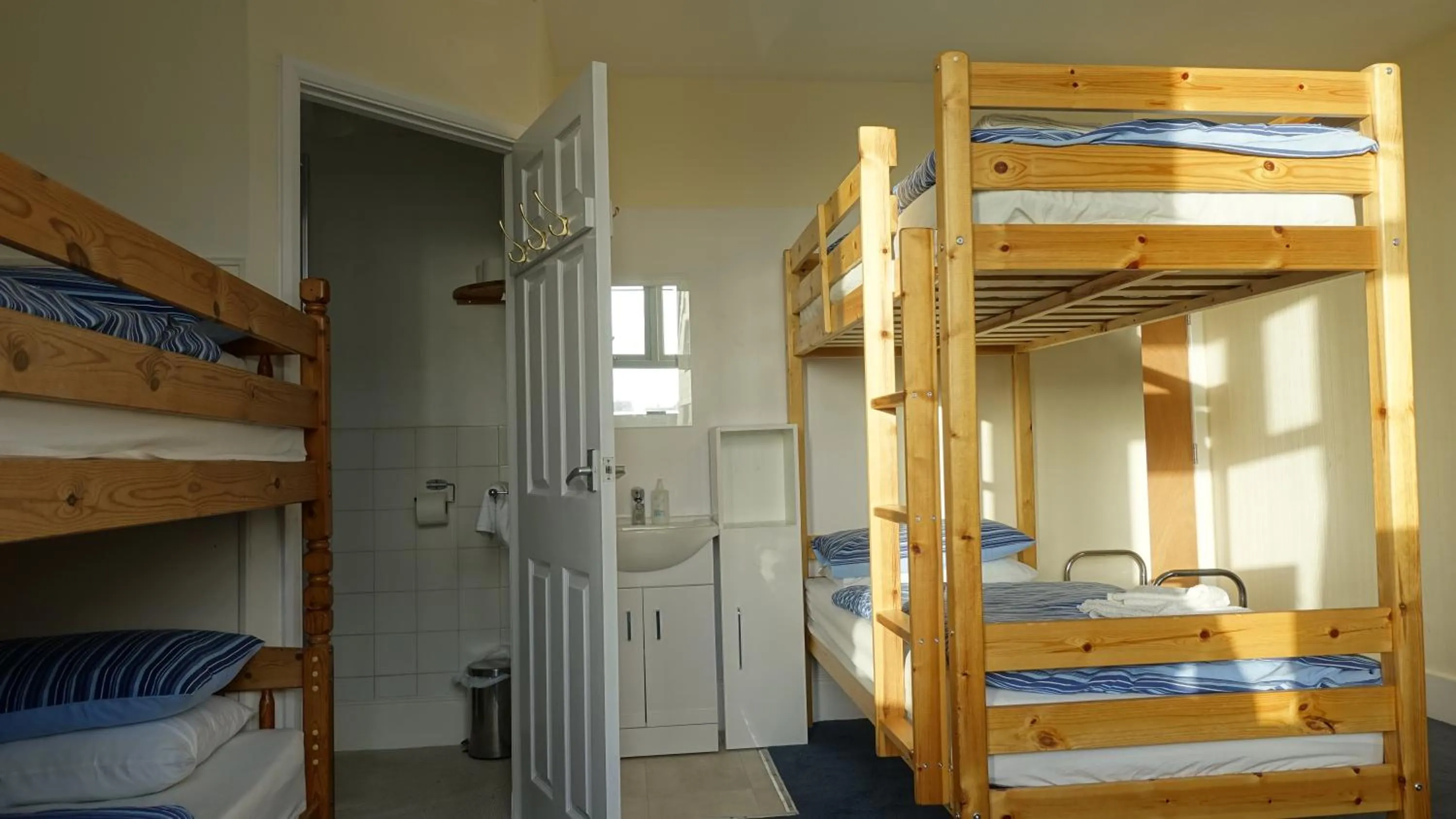 Bed in Longbeach- Adults Only