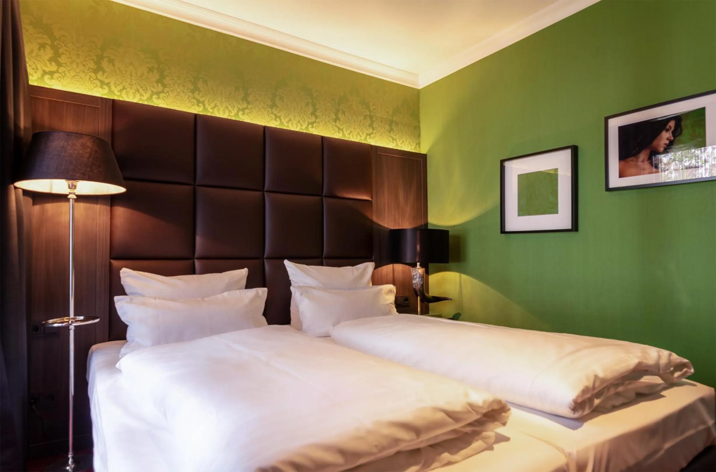 Bedroom, Bed in Haverkamp Suites