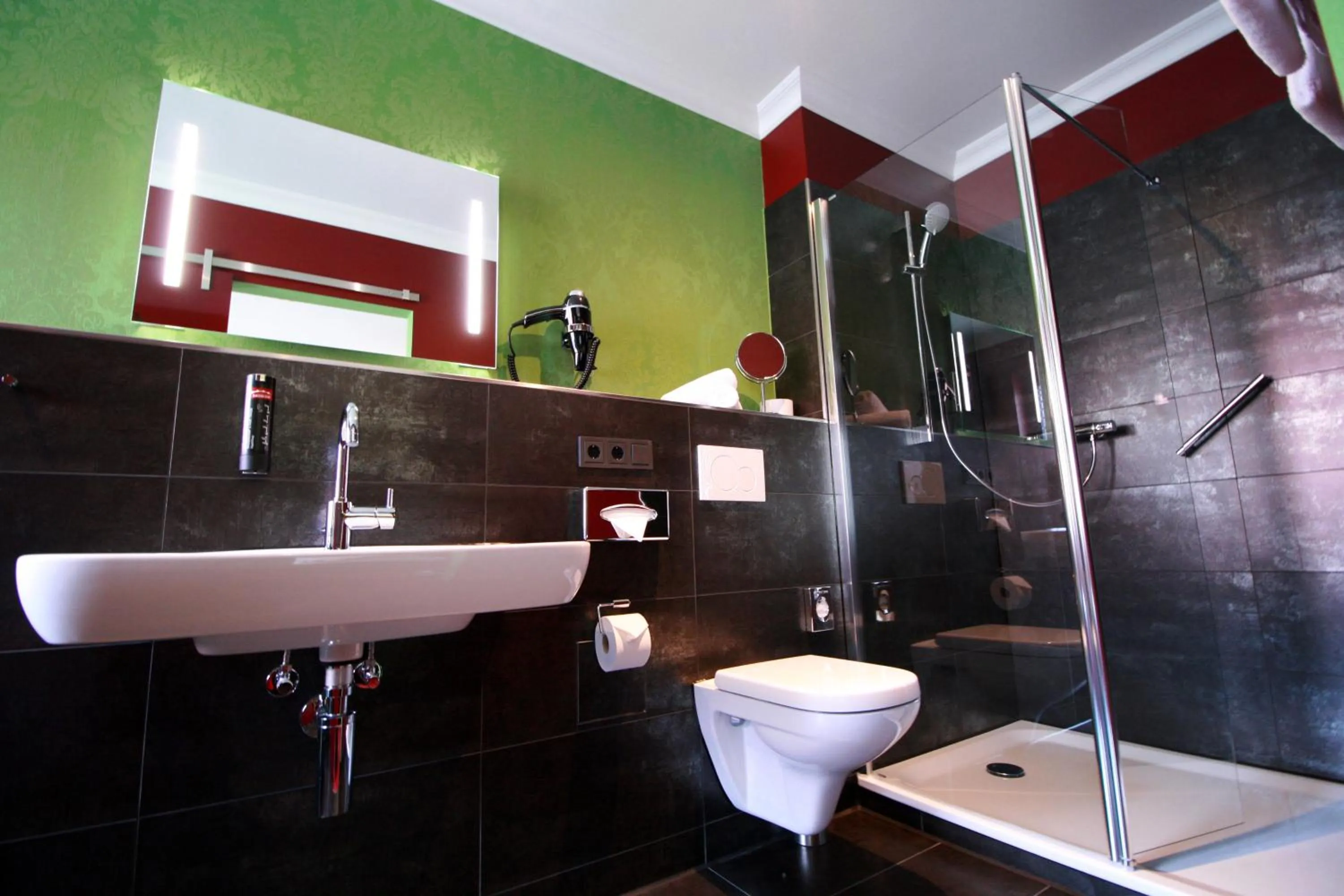 Bathroom in Haverkamp Suites