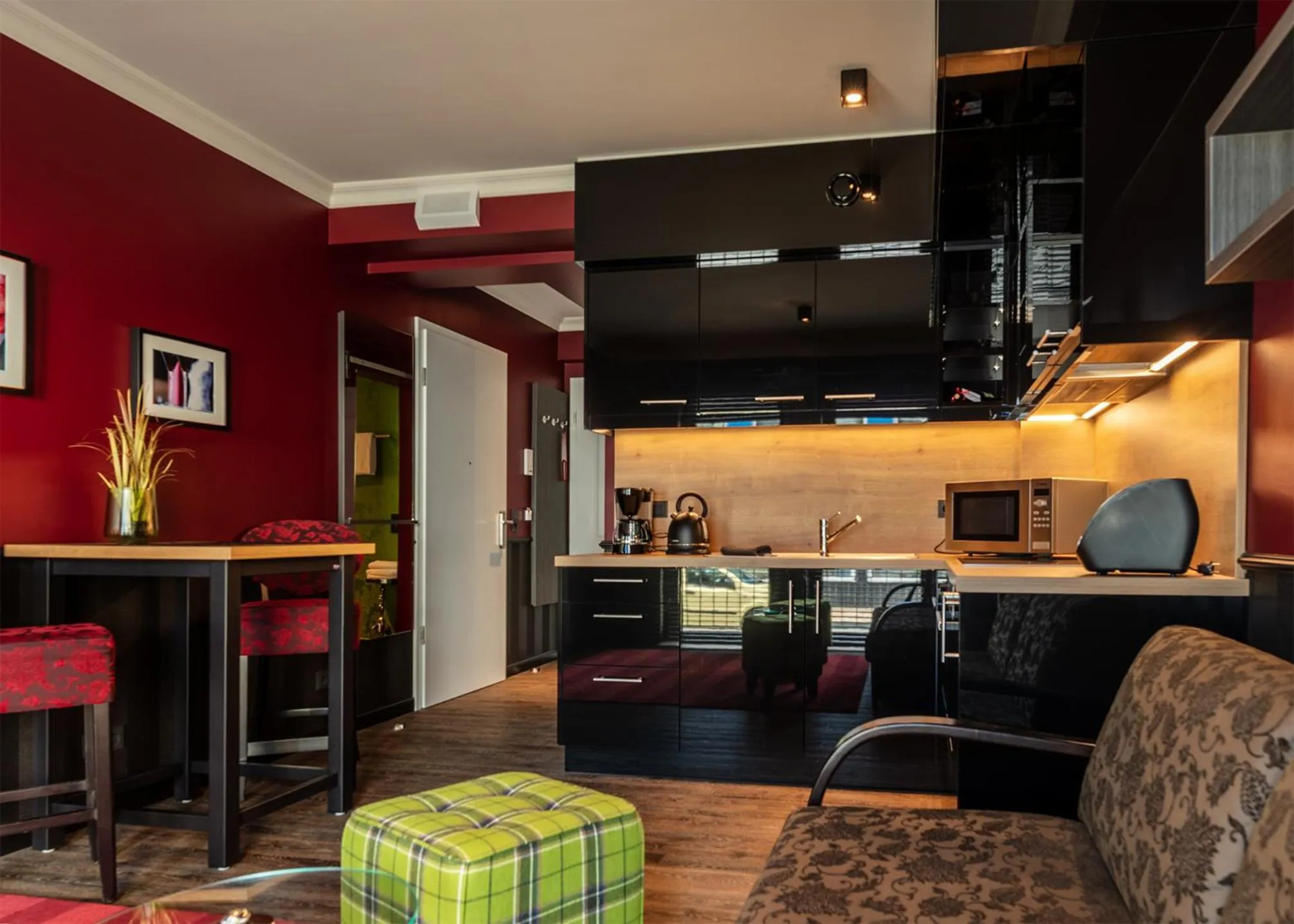 Coffee/tea facilities in Haverkamp Suites