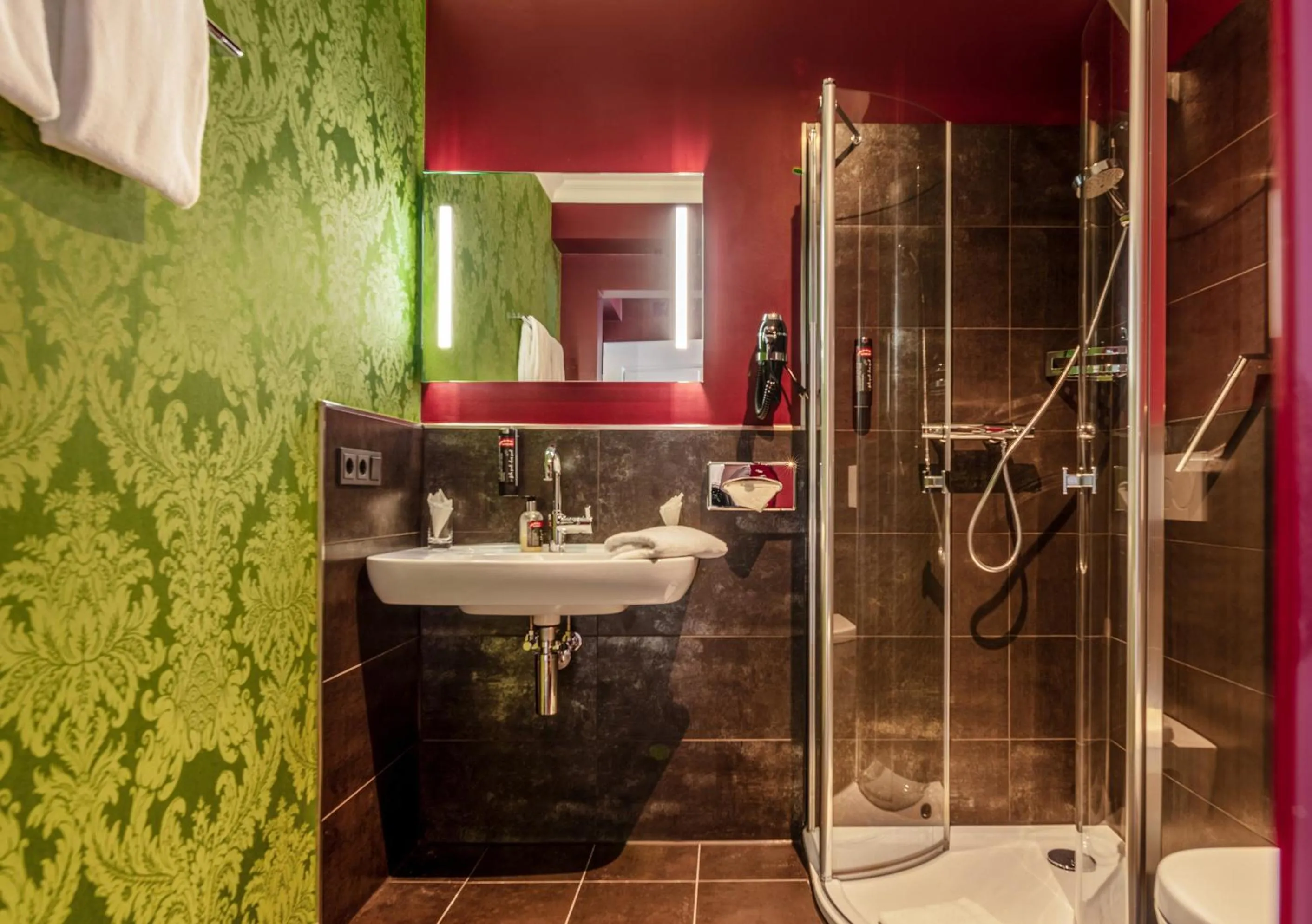 Bathroom in Haverkamp Suites