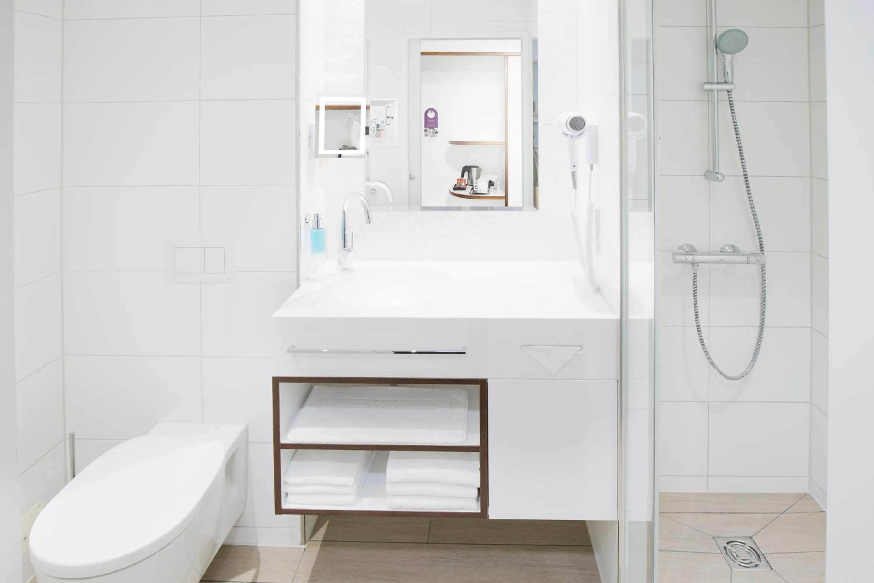 Bathroom in Mercure Hotel MOA Berlin