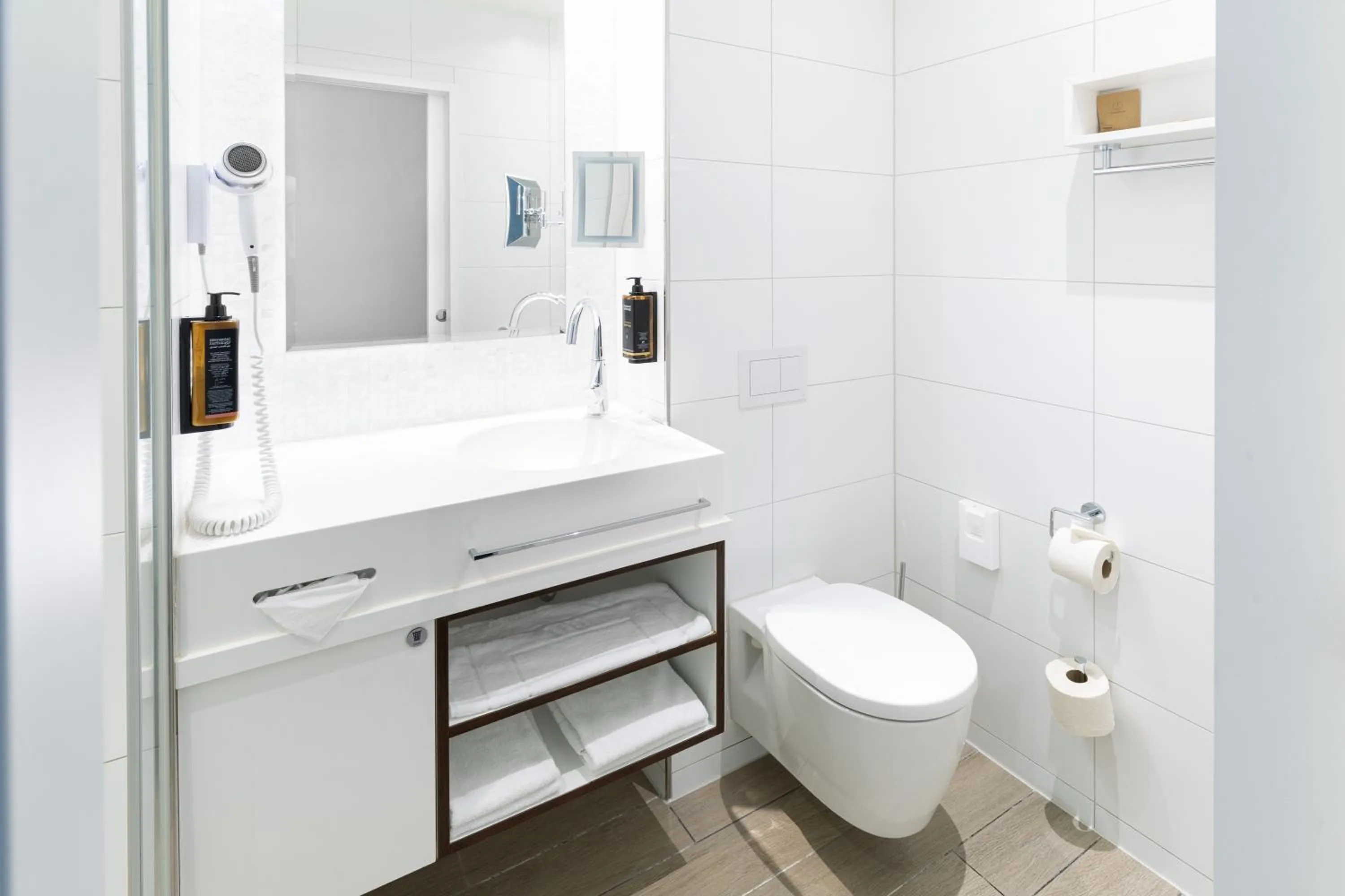 Bathroom in Hotel MOA Berlin