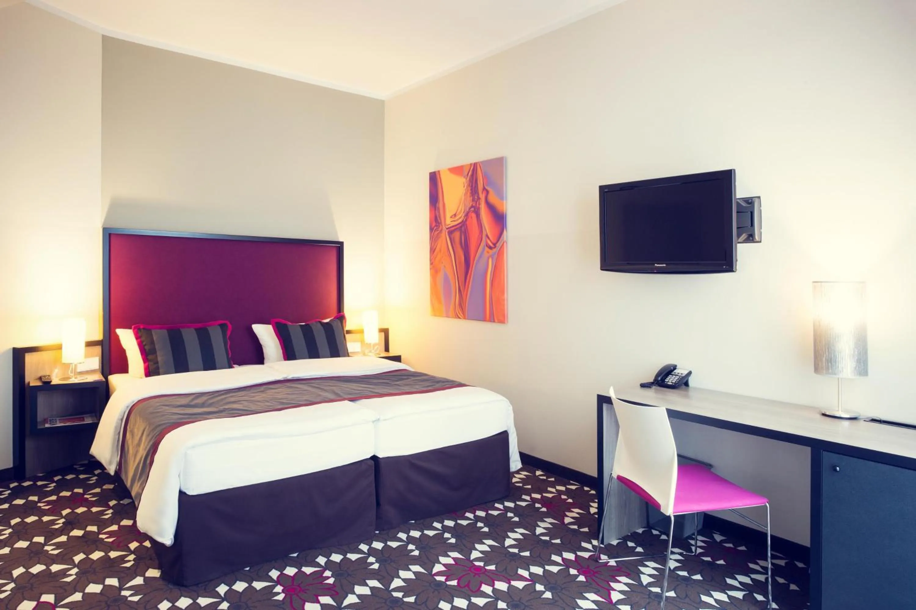 Photo of the whole room, Bed in Mercure Hotel MOA Berlin