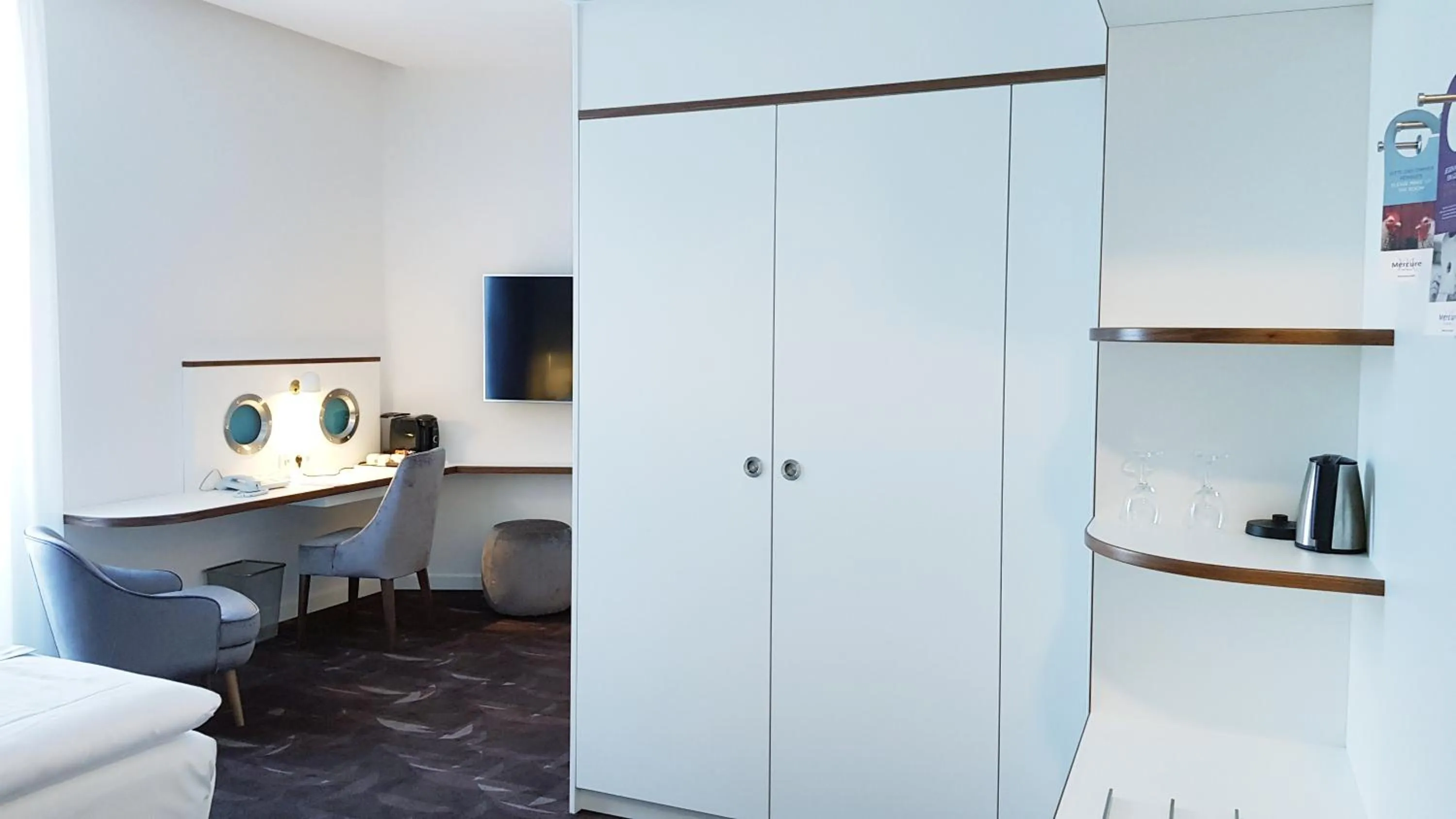 Photo of the whole room, Bed in Hotel MOA Berlin