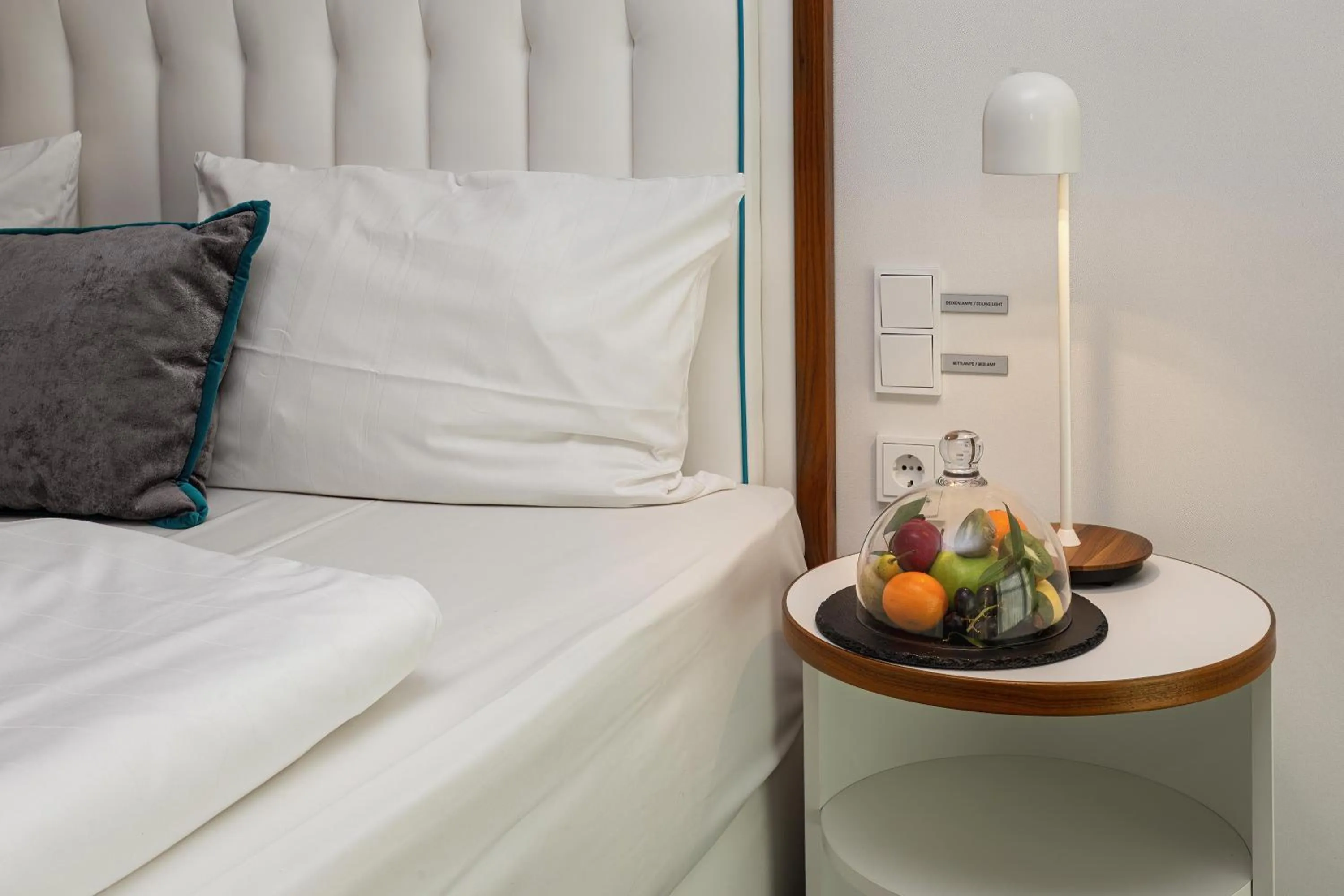 Bathroom, Bed in Mercure Hotel MOA Berlin