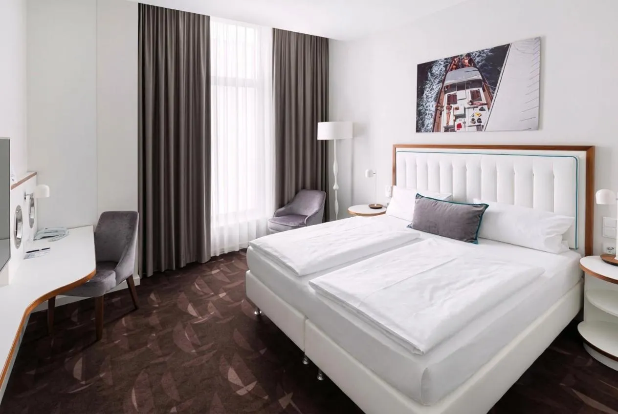 Photo of the whole room, Bed in Hotel MOA Berlin