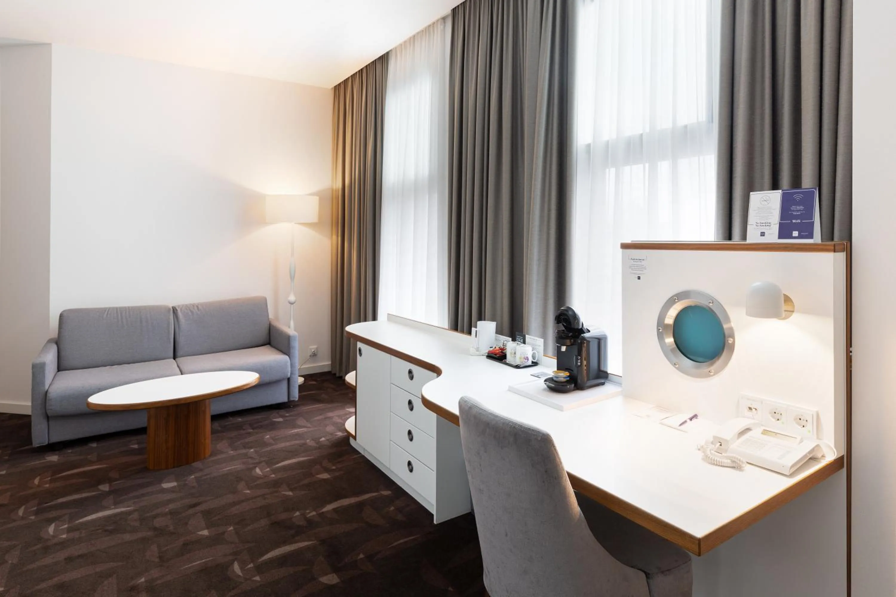 Photo of the whole room in Hotel MOA Berlin