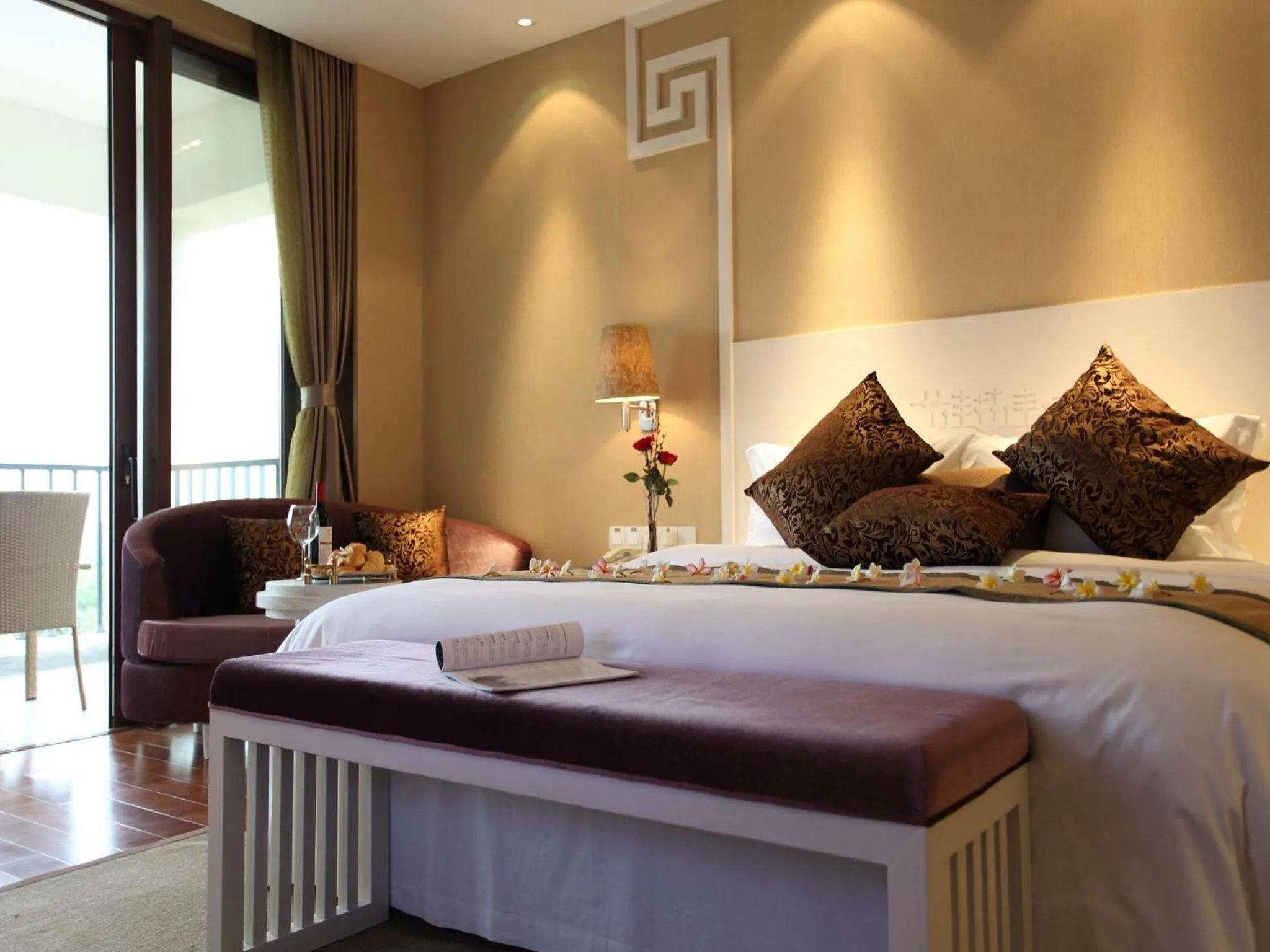 Bed in Luhuitou State Guesthouse & Resort