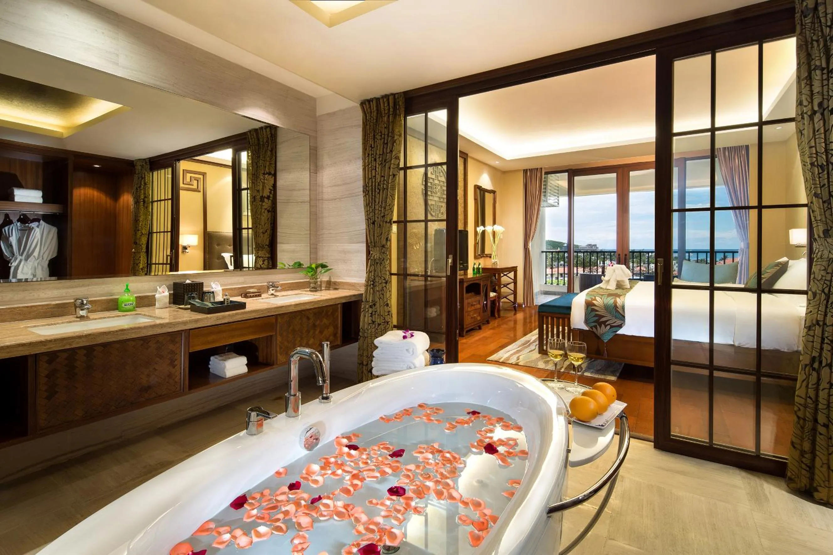 Bathroom in Luhuitou State Guesthouse & Resort