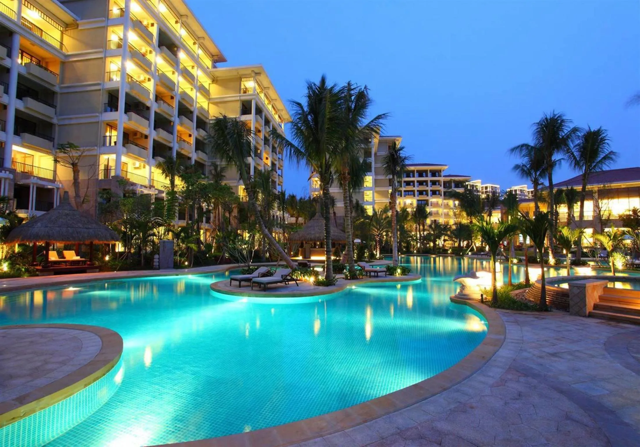 Swimming pool in Luhuitou State Guesthouse & Resort