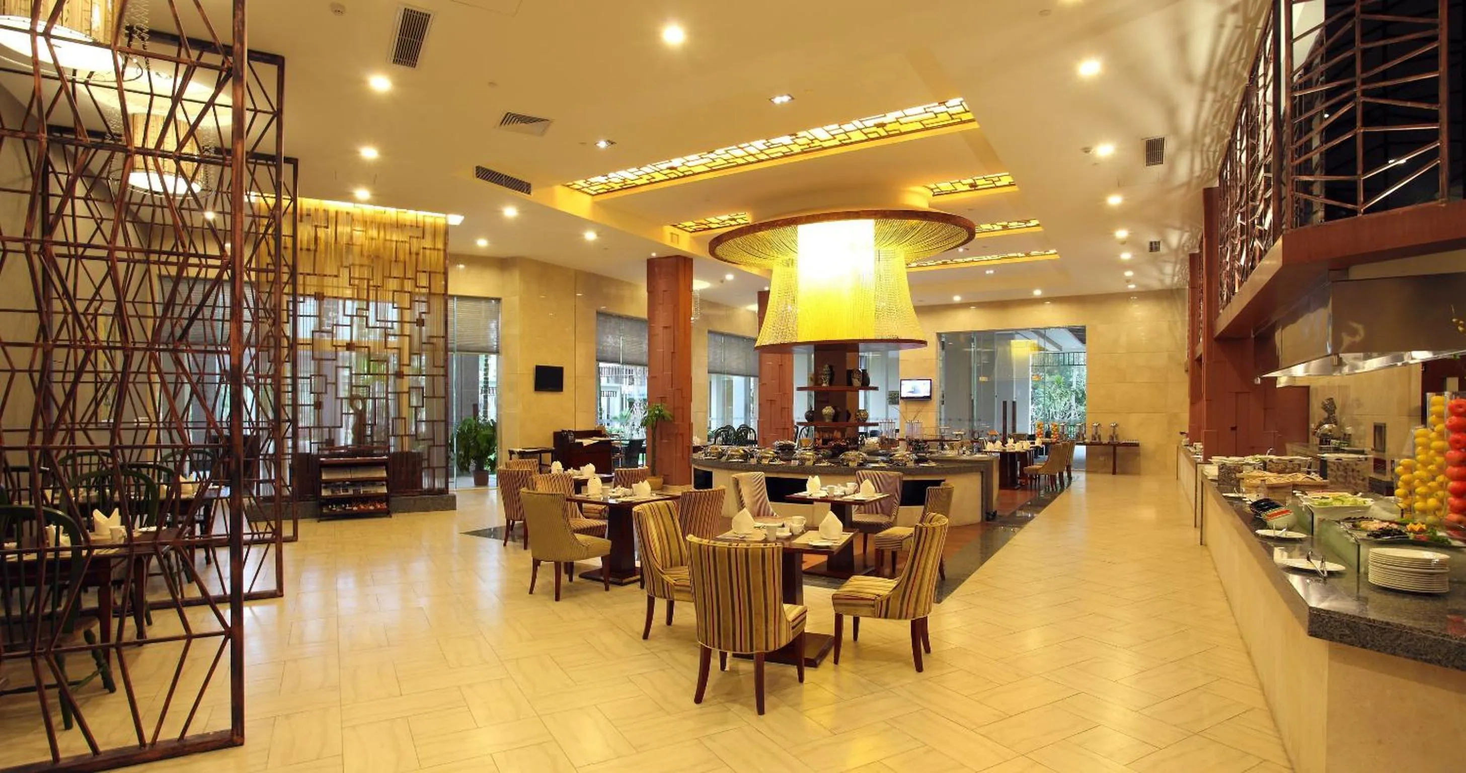 Restaurant/places to eat in Luhuitou State Guesthouse & Resort