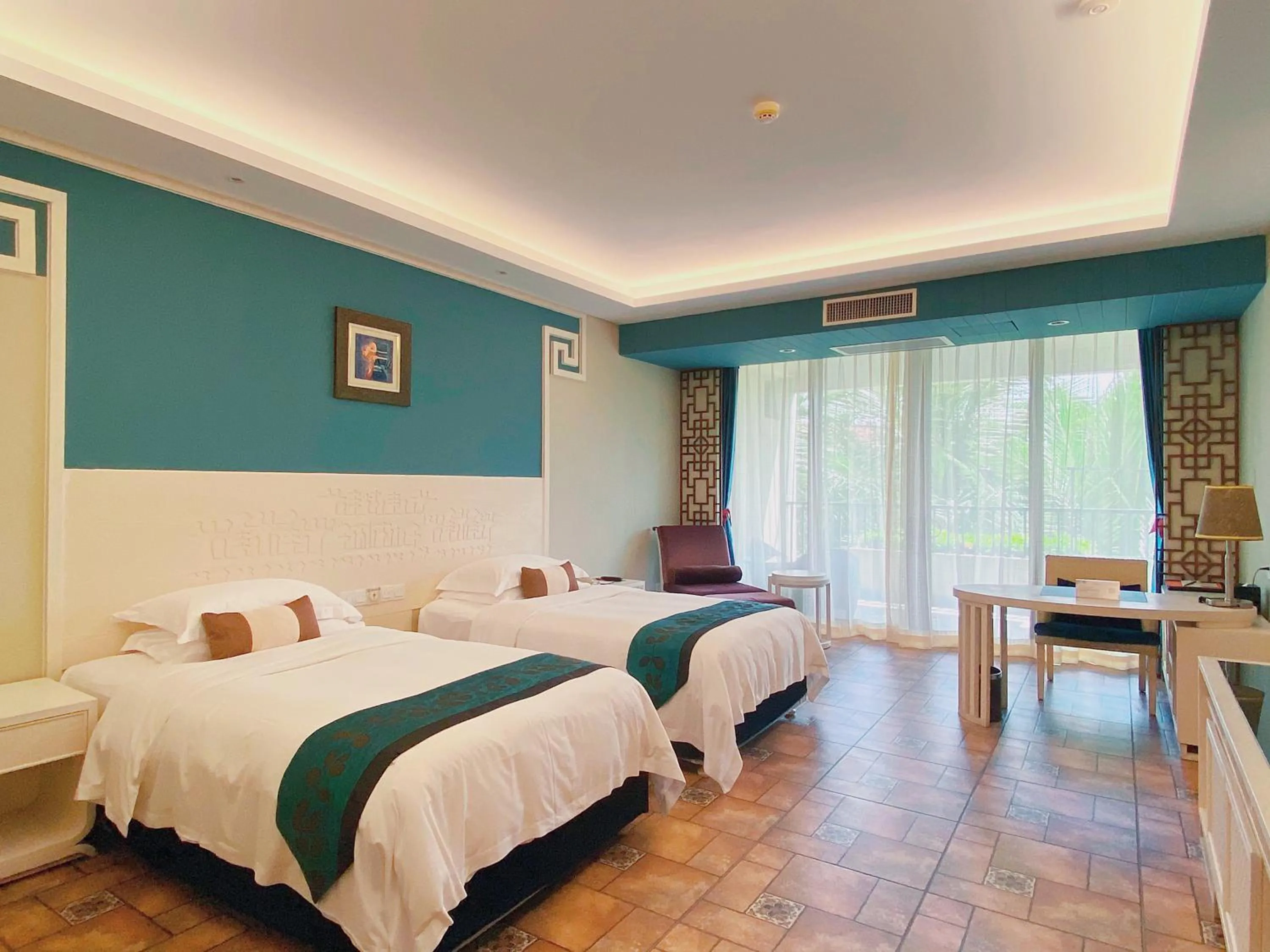 Photo of the whole room in Luhuitou State Guesthouse & Resort