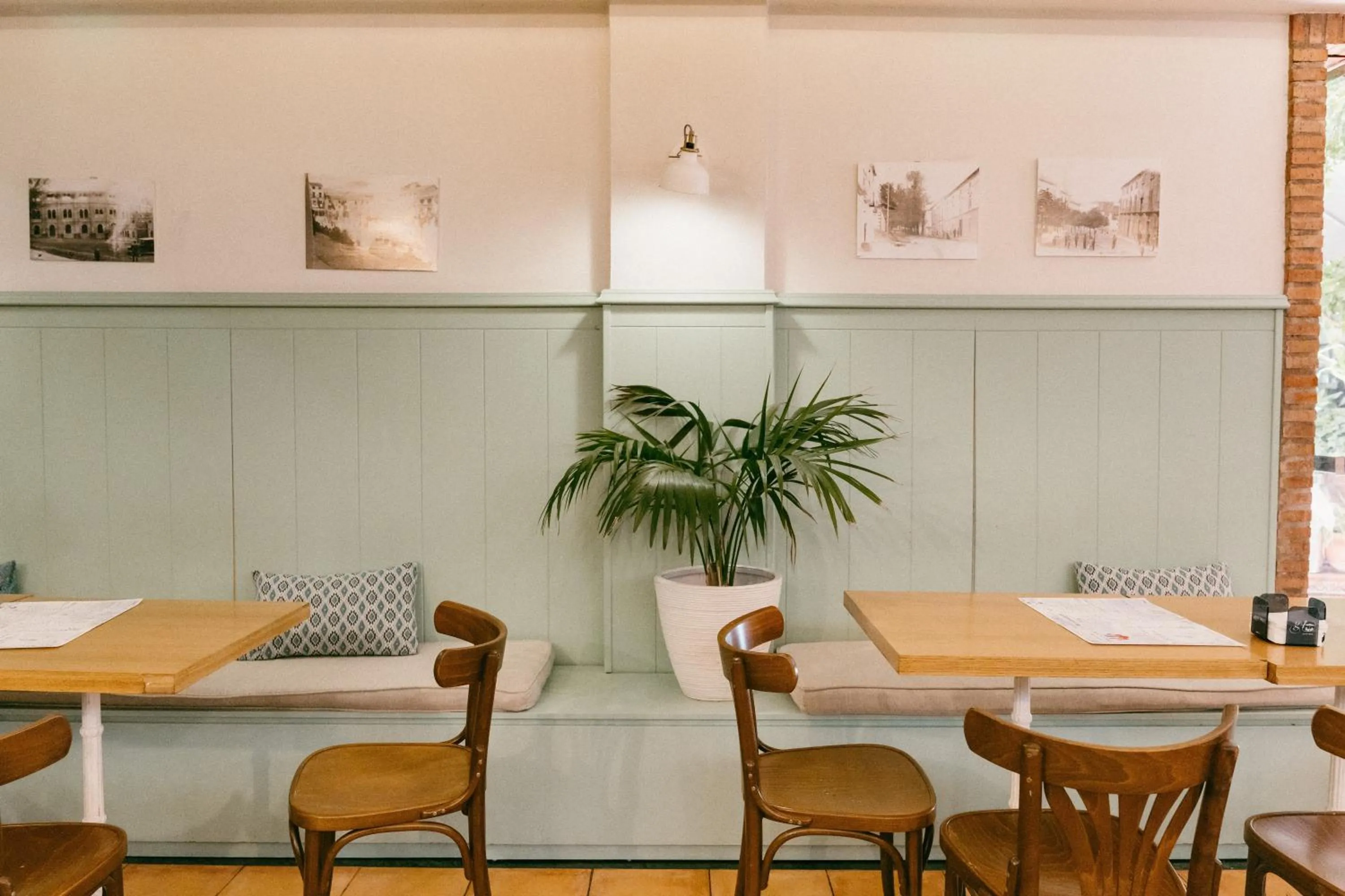 Restaurant/places to eat in Hotel Plaza Manjón