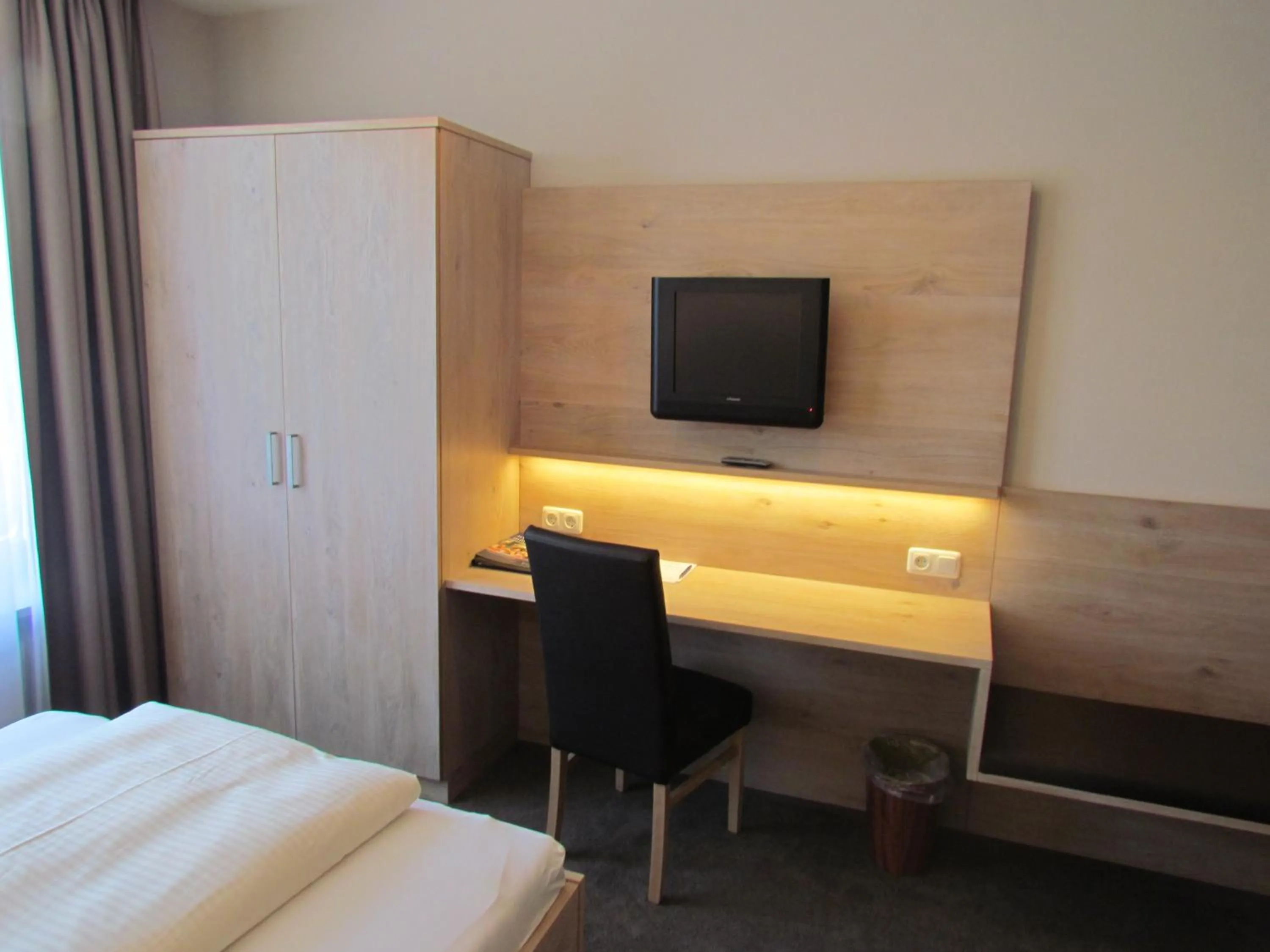 Photo of the whole room, Bed in Hotel Lutter