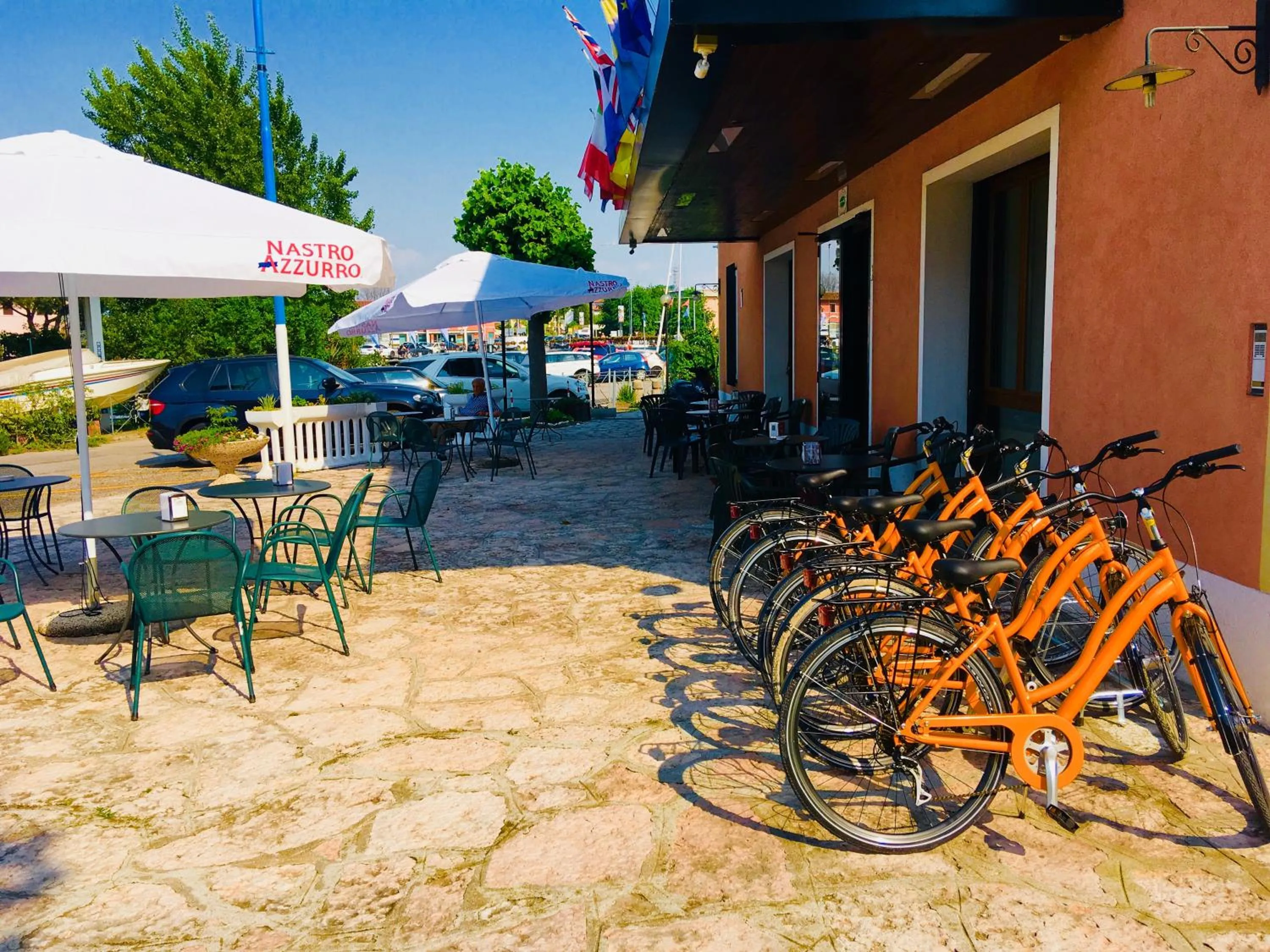 Cycling in Hotel Johnson