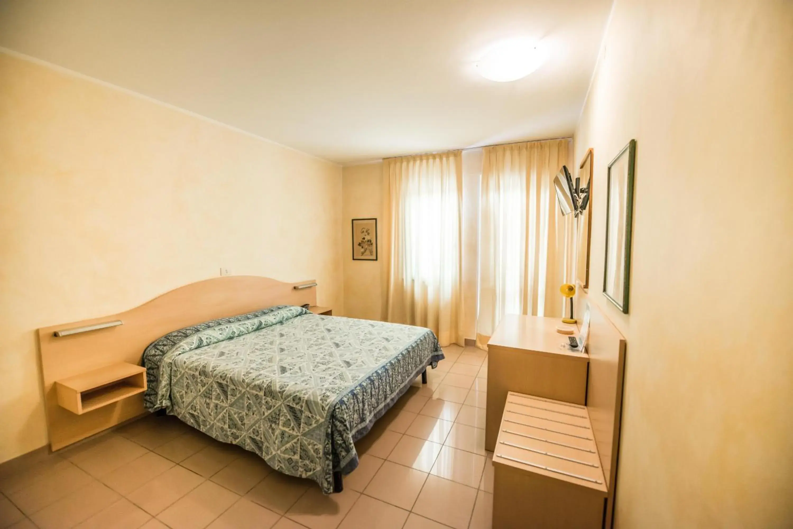 Double Room with Balcony in Hotel Johnson Double Room with Balcony in Hotel Johnson