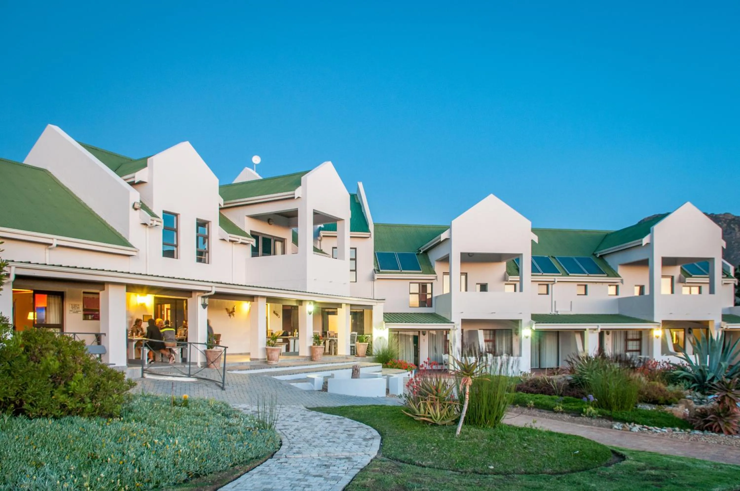 Facade/entrance in Wind-Rose Guest House