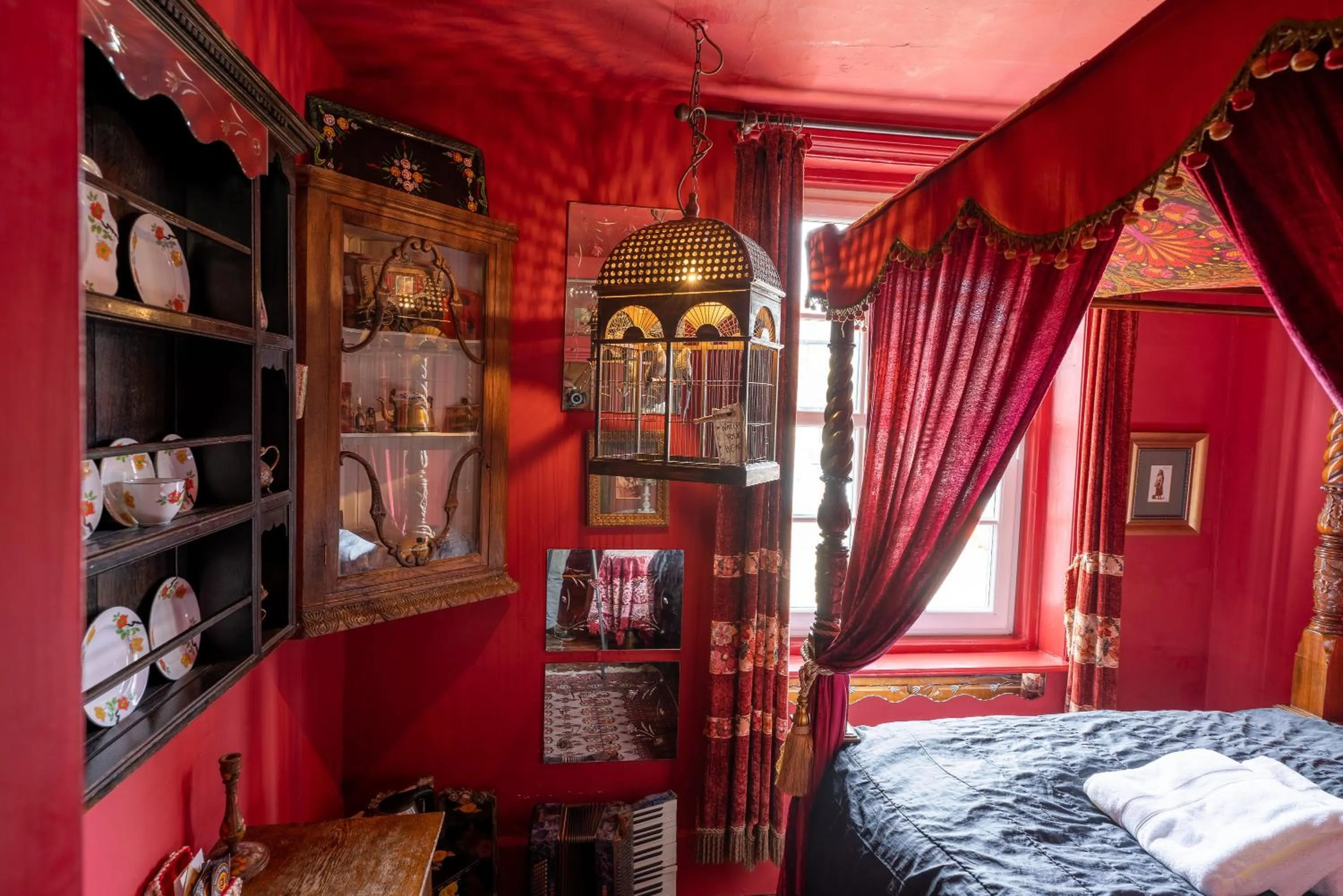 Bed in La Rosa Hotel