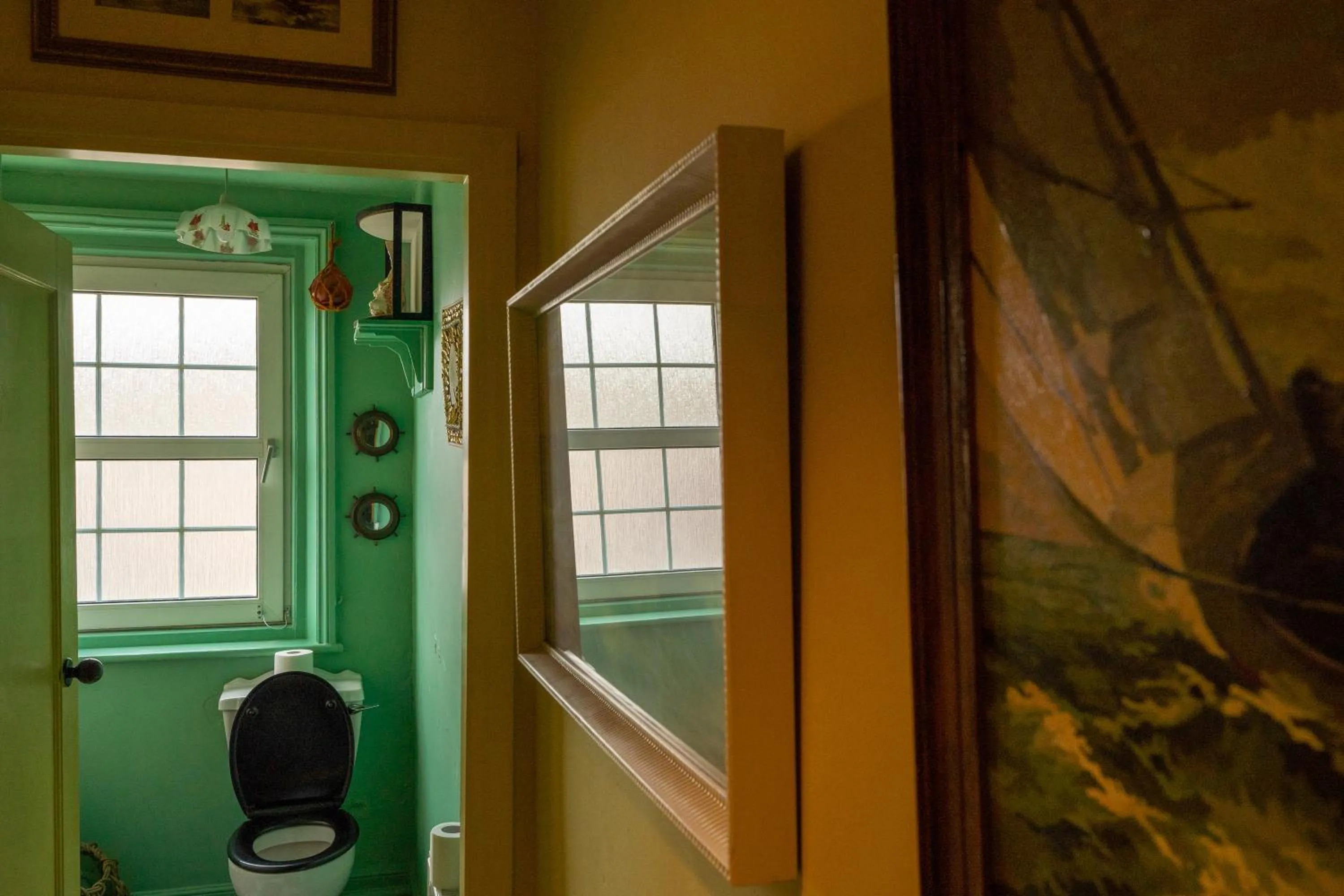 Toilet in La Rosa Hotel