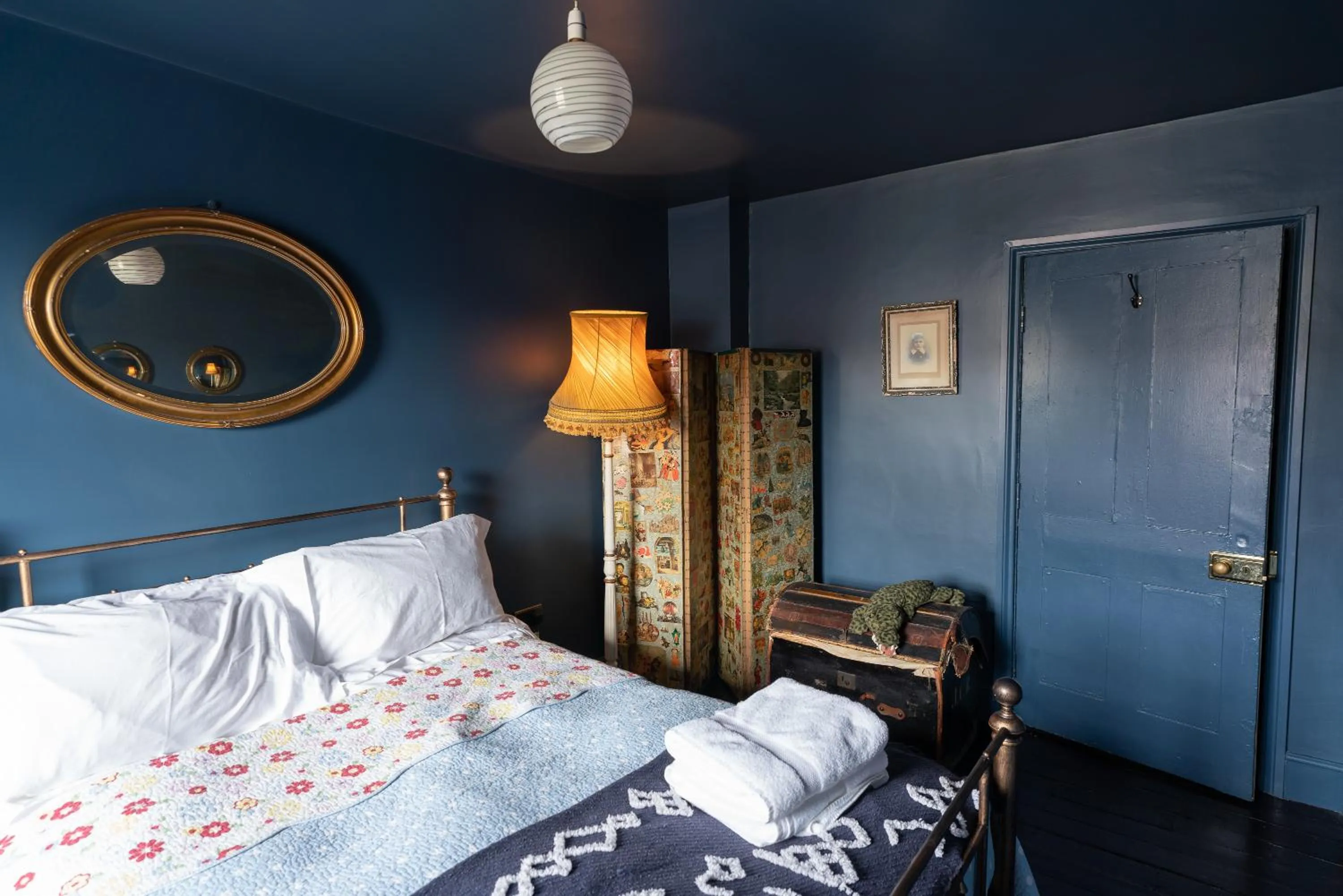 Bed in La Rosa Hotel