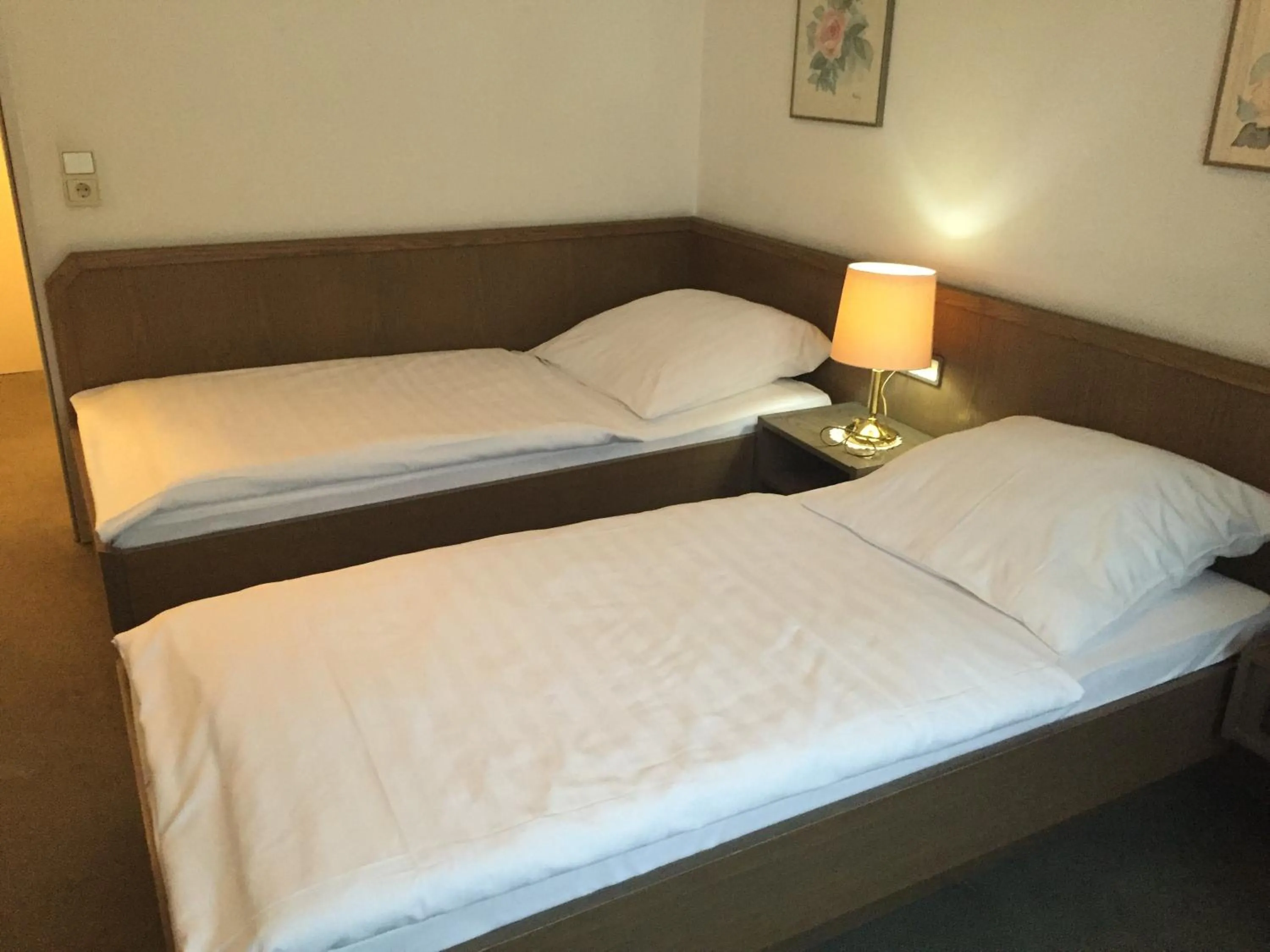 Photo of the whole room, Bed in Hotel Görres