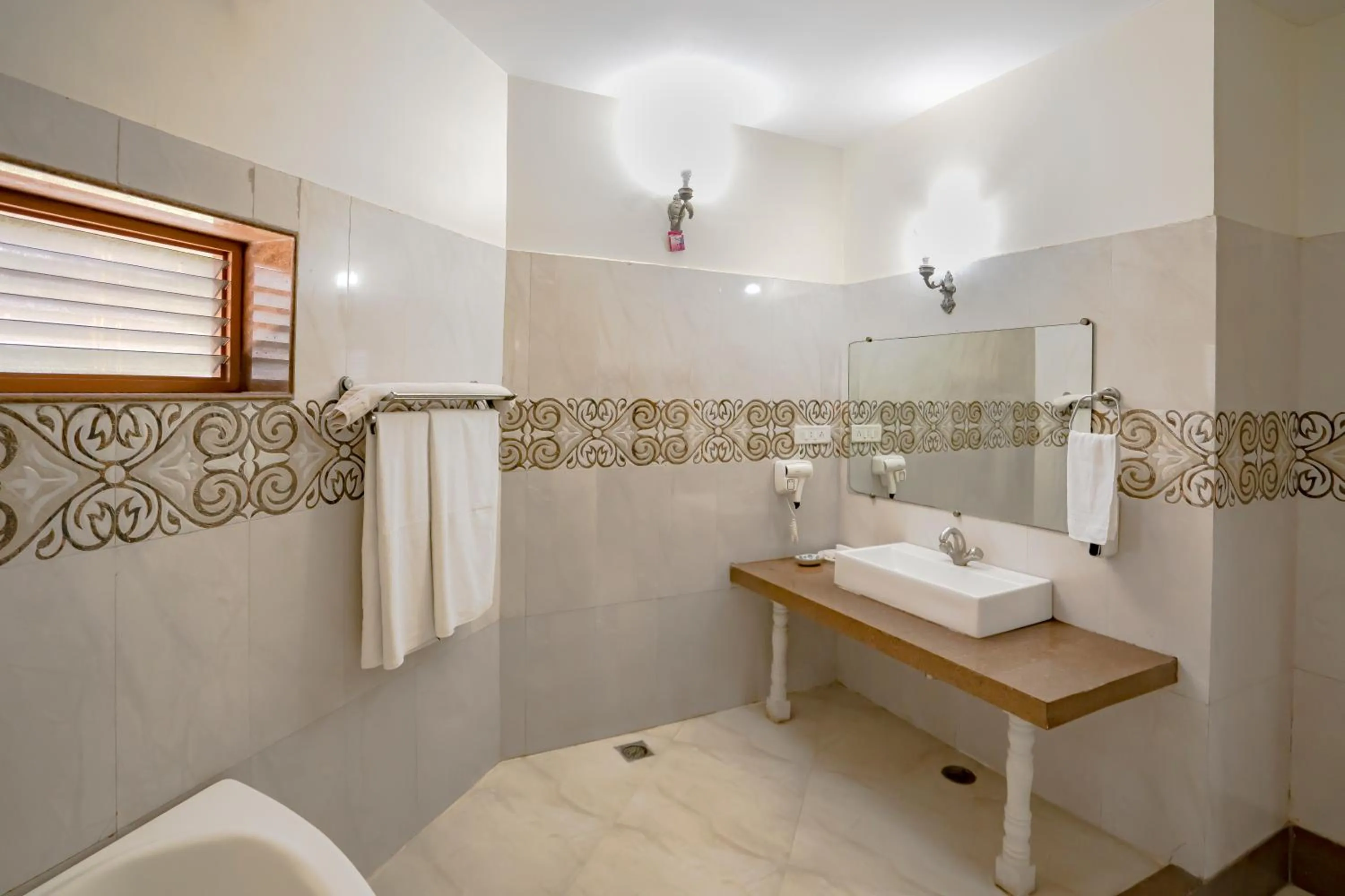 Bathroom in Hotel Chandrawati Palace