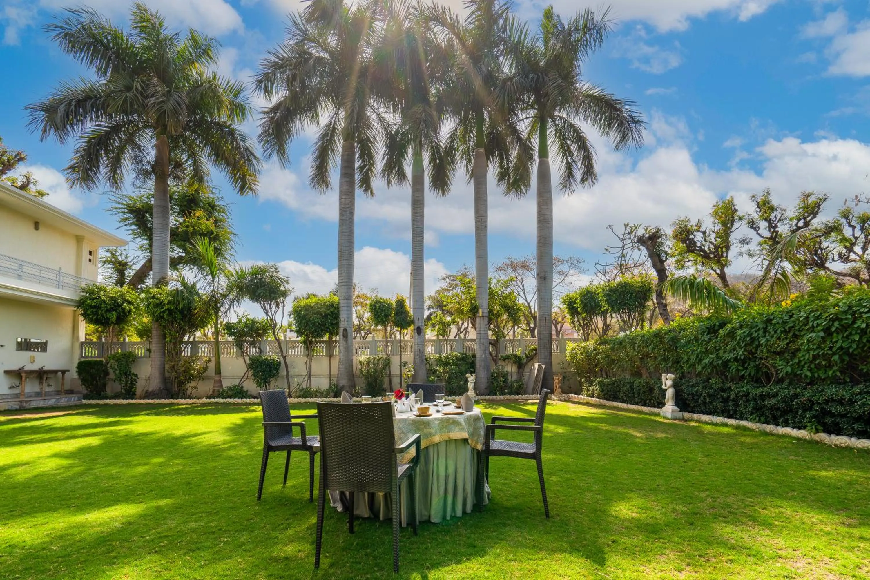 Garden in Hotel Chandrawati Palace