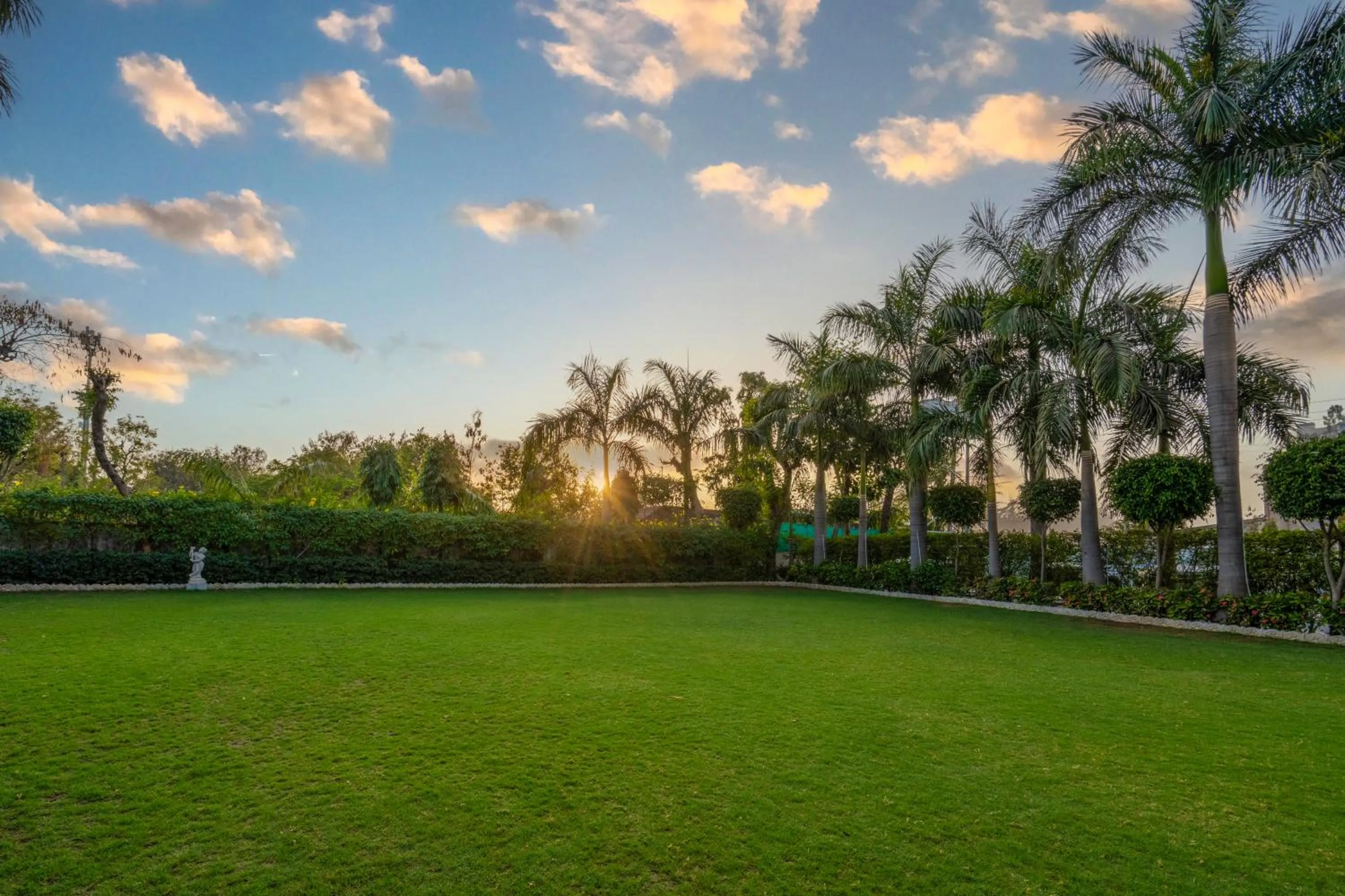 Garden in Hotel Chandrawati Palace