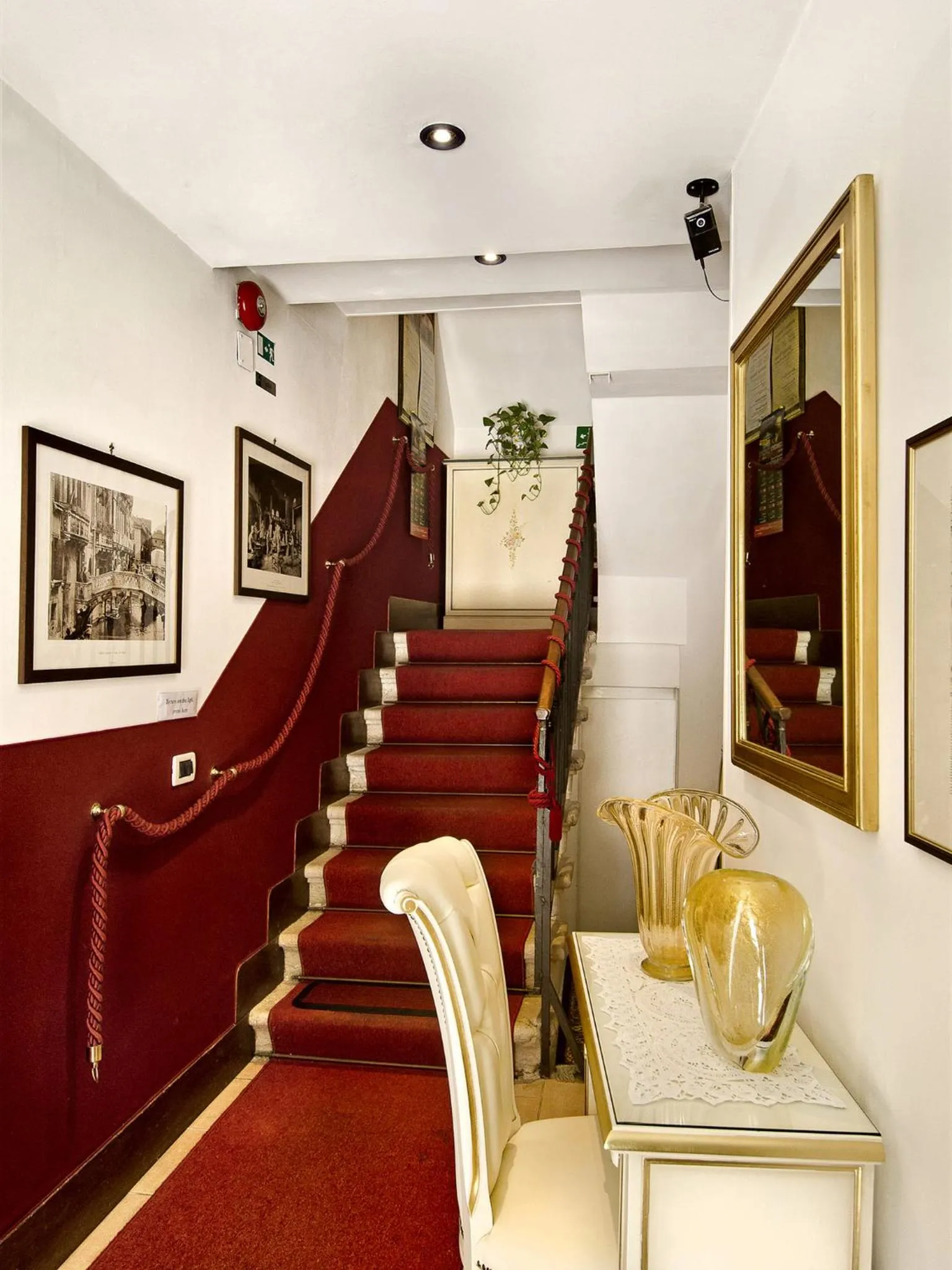 Decorative detail in Locanda Casa Querini