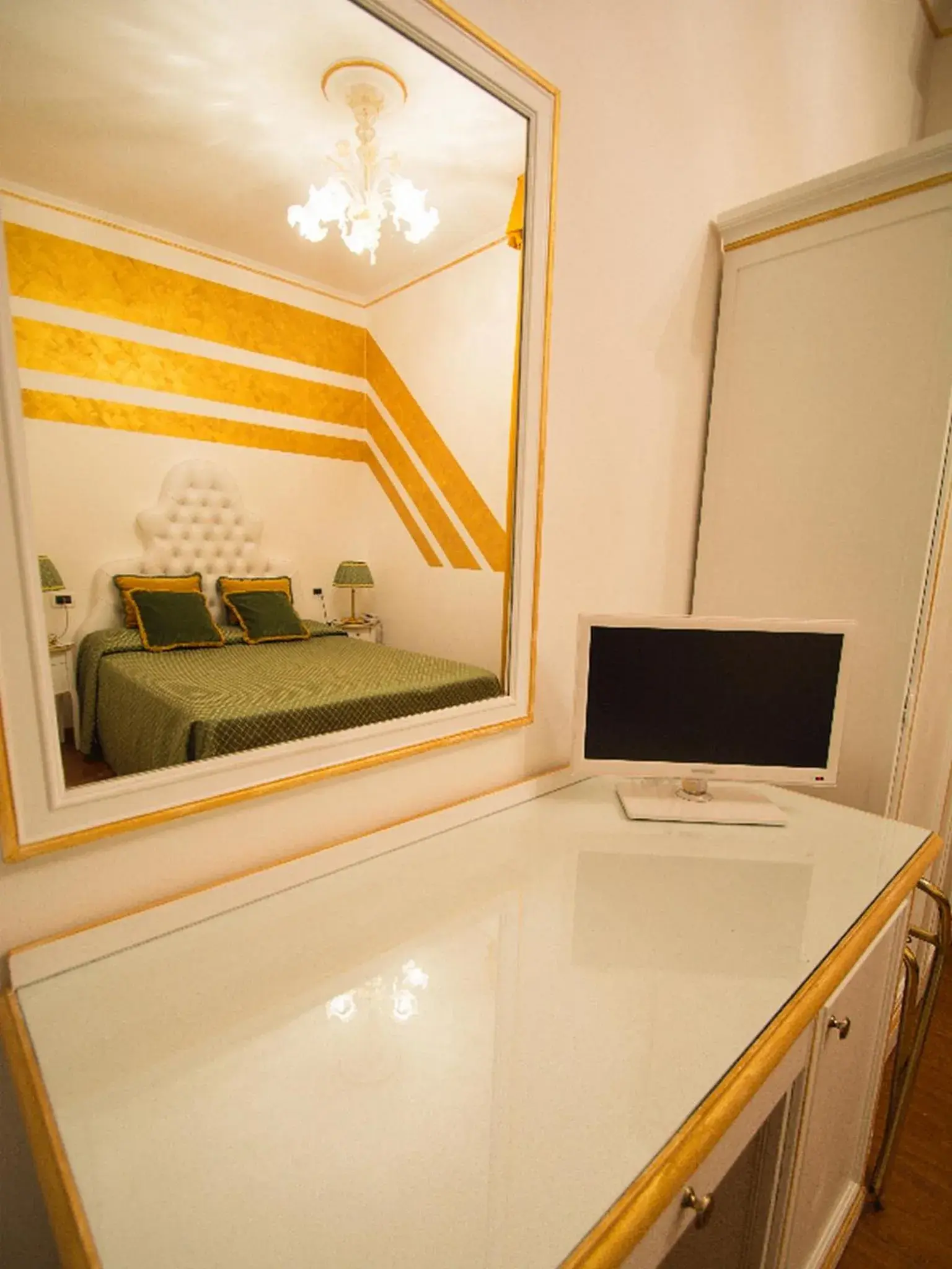 Economy Double Room in Locanda Casa Querini Economy Double Room in Locanda Casa Querini