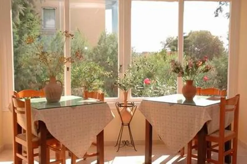 Restaurant/places to eat in Poseidon Hotel