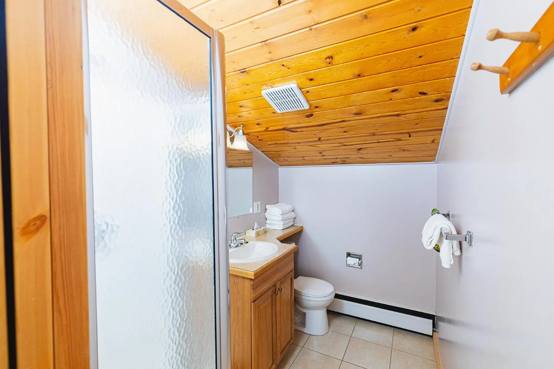 Bathroom in Overlander Mountain Lodge