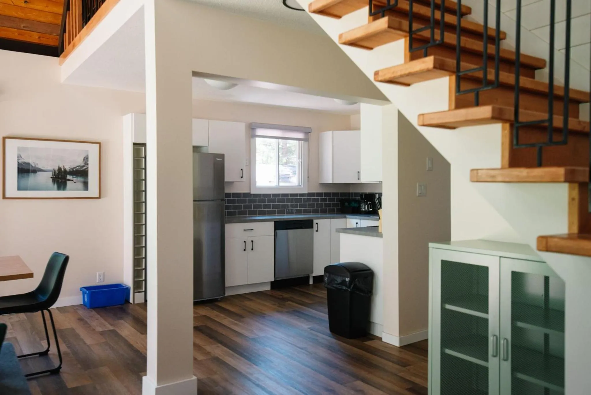 Kitchen or kitchenette in Overlander Mountain Lodge